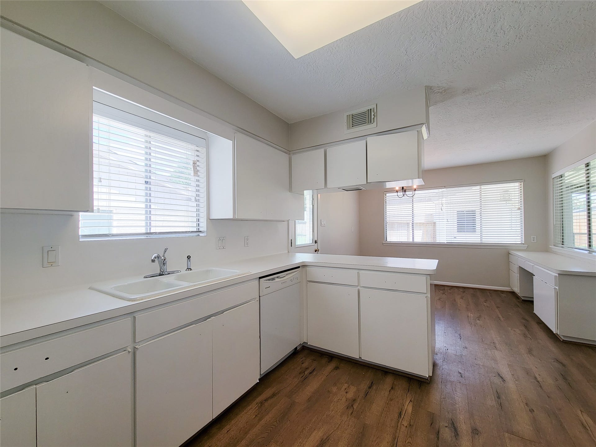 18583 Martinique Drive, Nassau Bay, TX 77058 18583 Martinique Drive, Nassau Bay, TX 77058