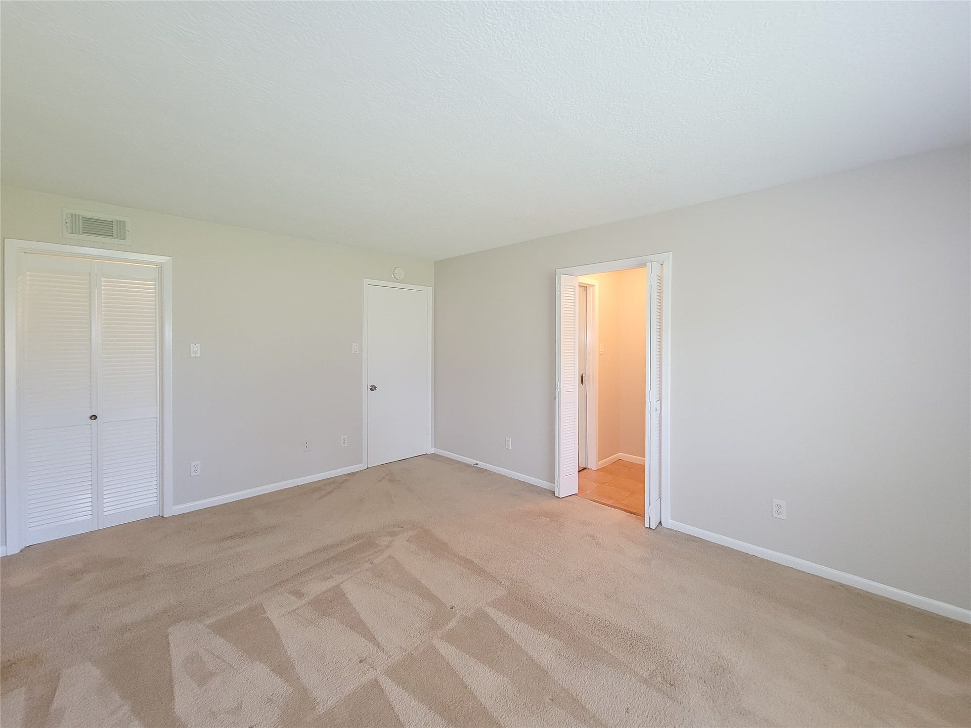 18583 Martinique Drive, Nassau Bay, TX 77058 Primary bedroom downstairs
