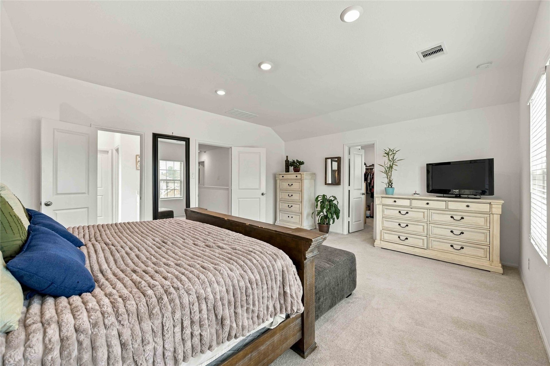 19302 Via Vinovo Court, New Caney, TX 77357 19302 Via Vinovo Court, New Caney, TX 77357