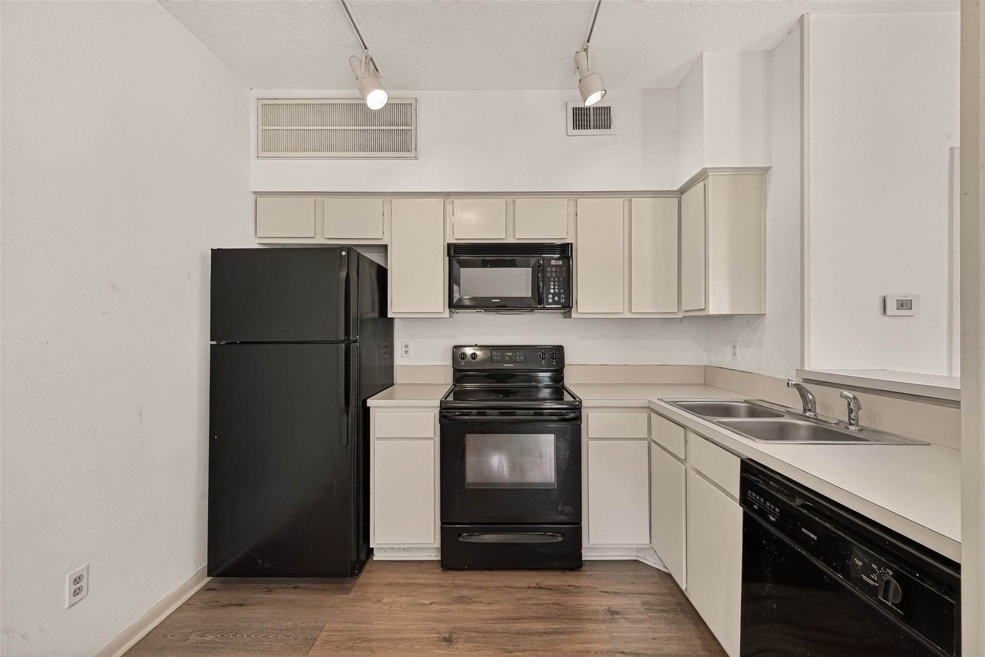 2021 Spenwick Drive, #217, Houston, TX 77055 2021 Spenwick Drive, #217, Houston, TX 77055