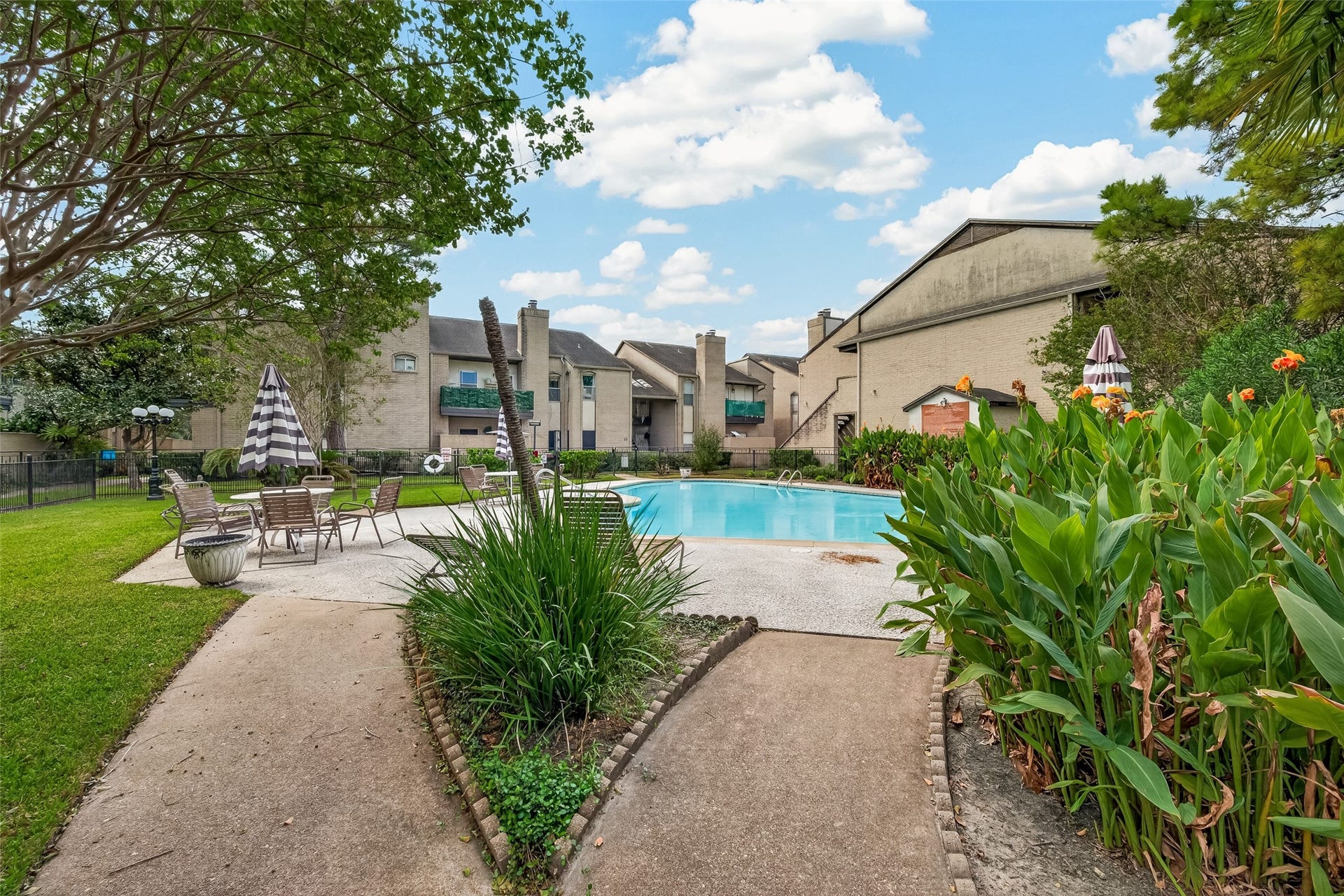 2021 Spenwick Drive, #217, Houston, TX 77055 2021 Spenwick Drive, #217, Houston, TX 77055