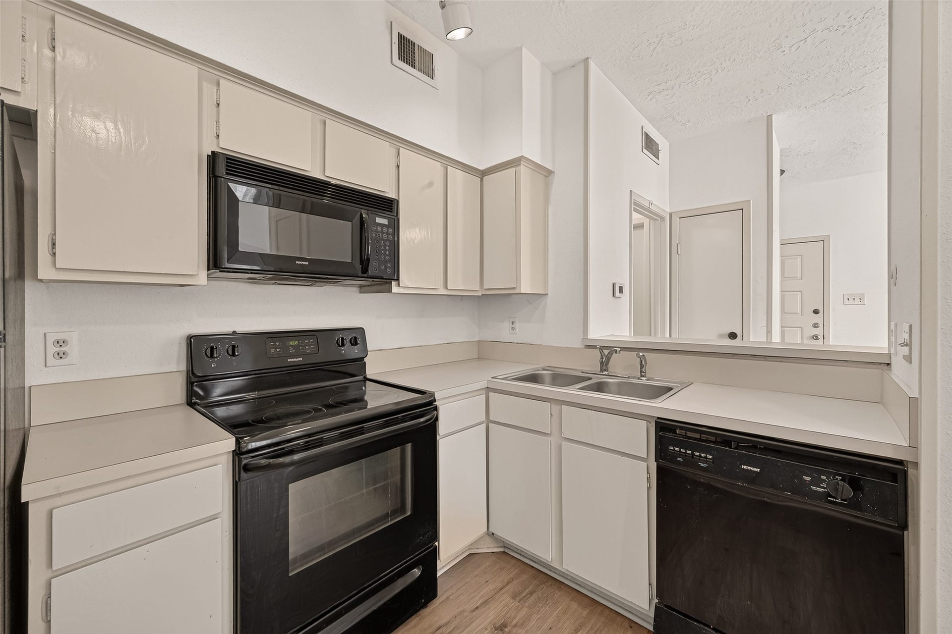 2021 Spenwick Drive, #217, Houston, TX 77055 2021 Spenwick Drive, #217, Houston, TX 77055