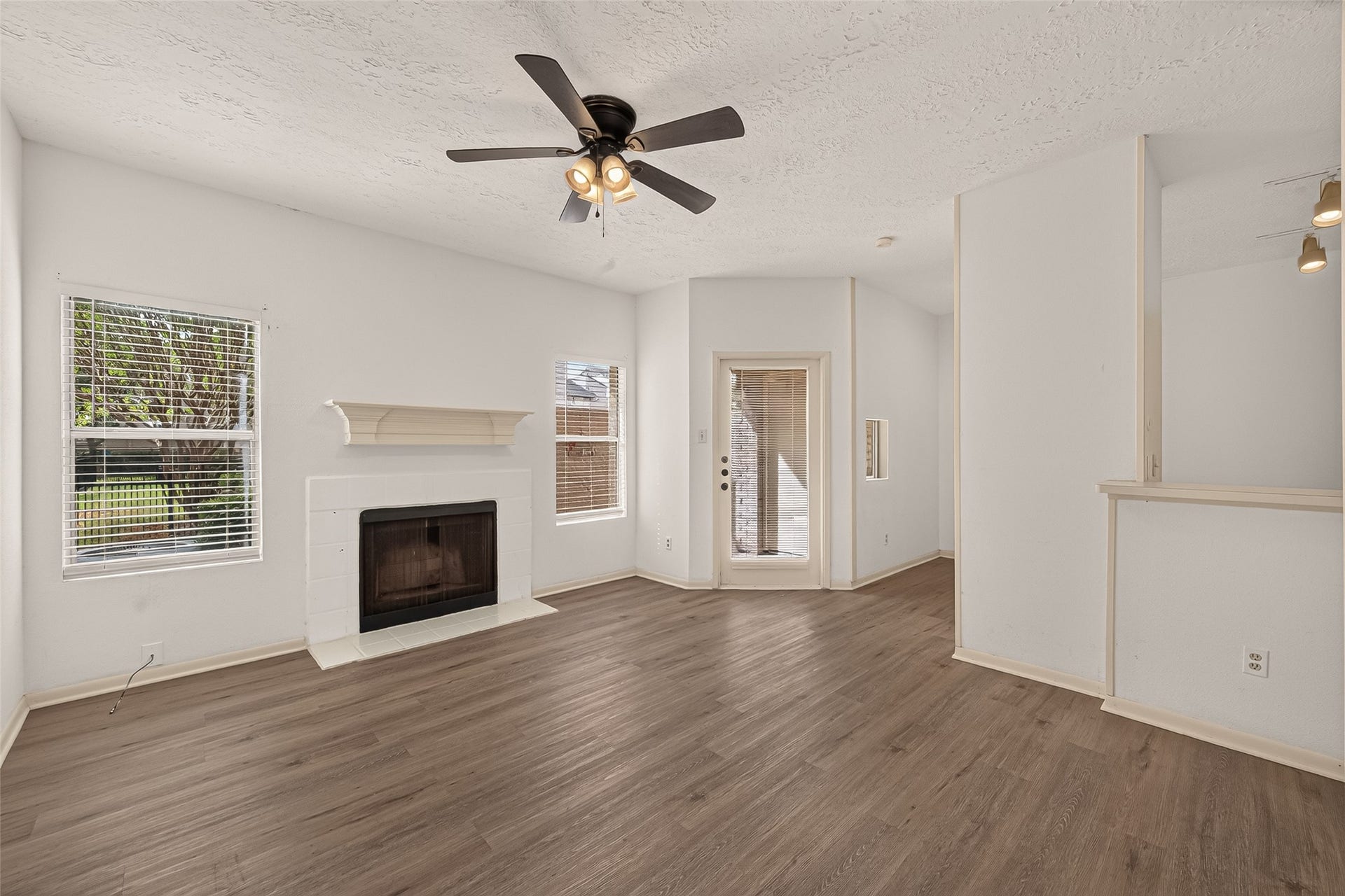 2021 Spenwick Drive, #217, Houston, TX 77055 2021 Spenwick Drive, #217, Houston, TX 77055