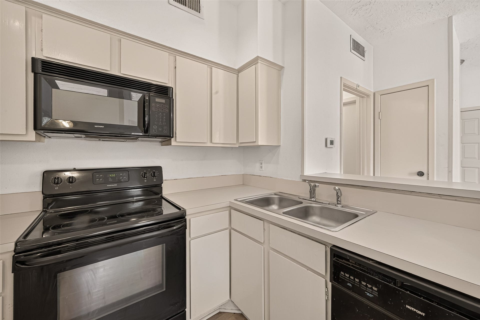 2021 Spenwick Drive, #217, Houston, TX 77055 2021 Spenwick Drive, #217, Houston, TX 77055