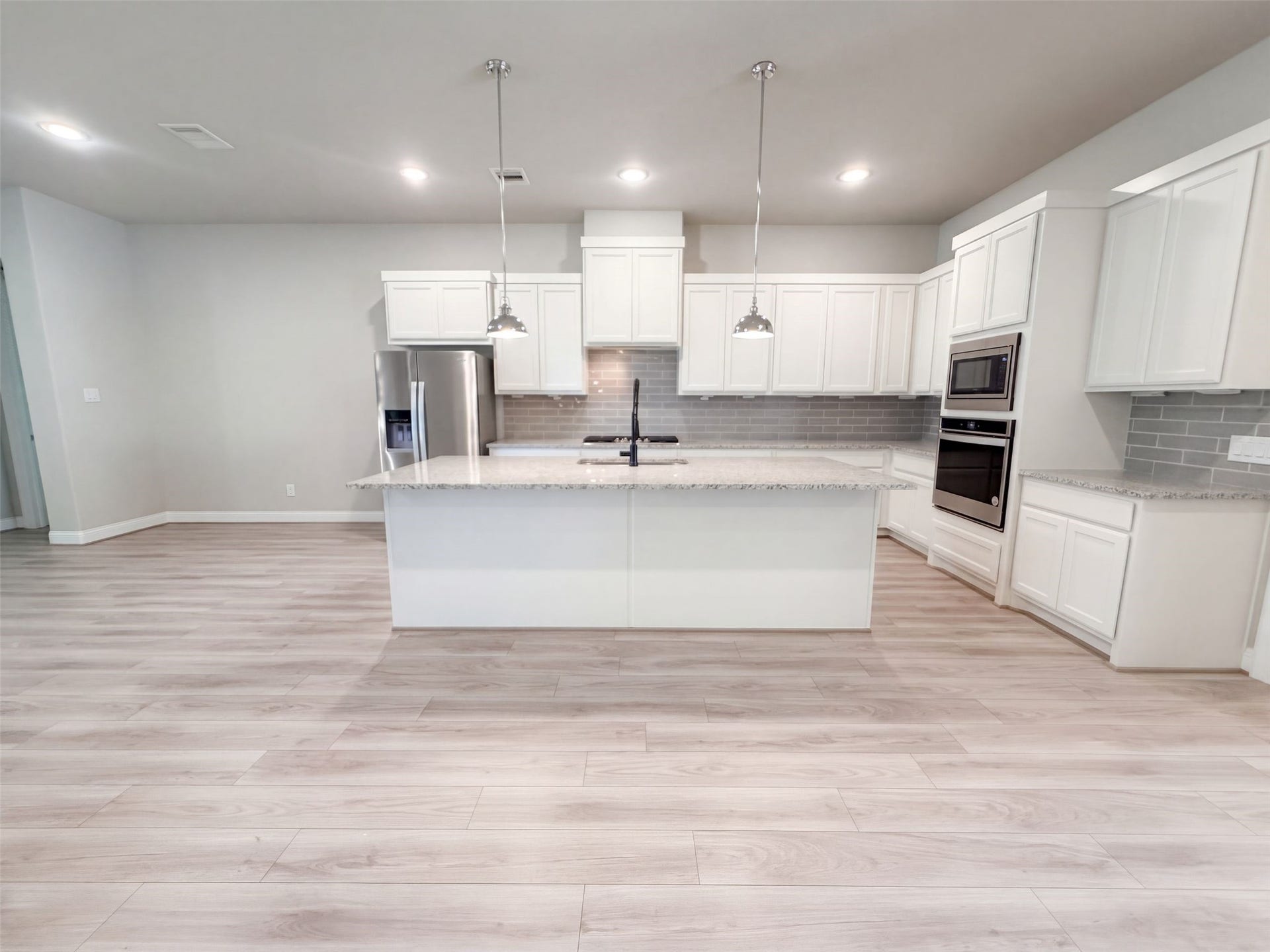 317 Treaty Oak Court, Magnolia, TX 77354 317 Treaty Oak Court, Magnolia, TX 77354