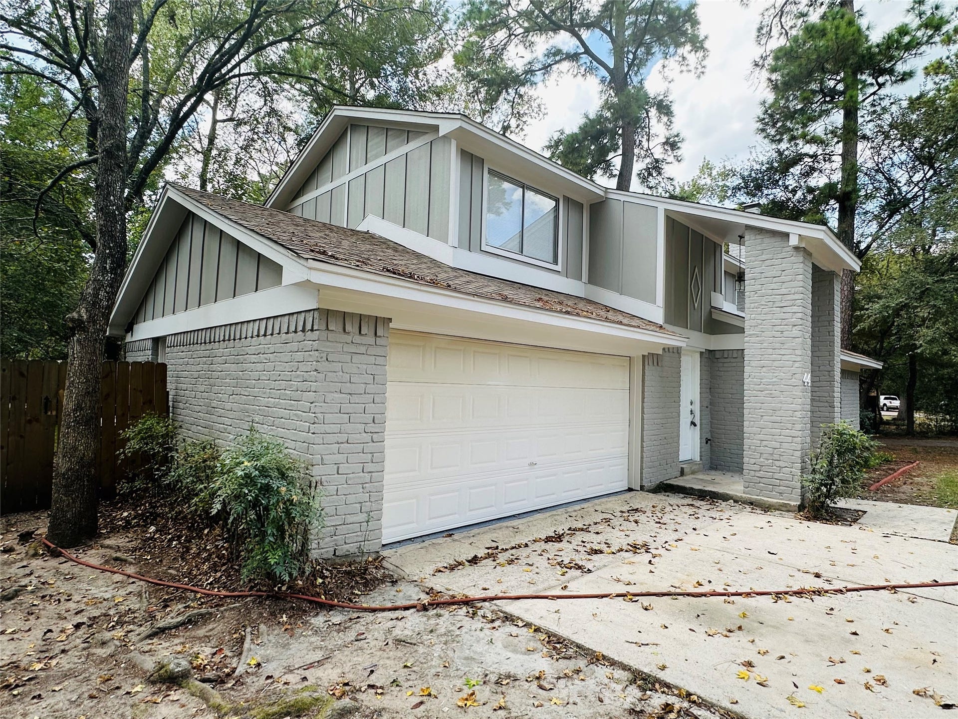 44 Yewleaf Road, The Woodlands, TX 77381 44 Yewleaf Road, The Woodlands, TX 77381
