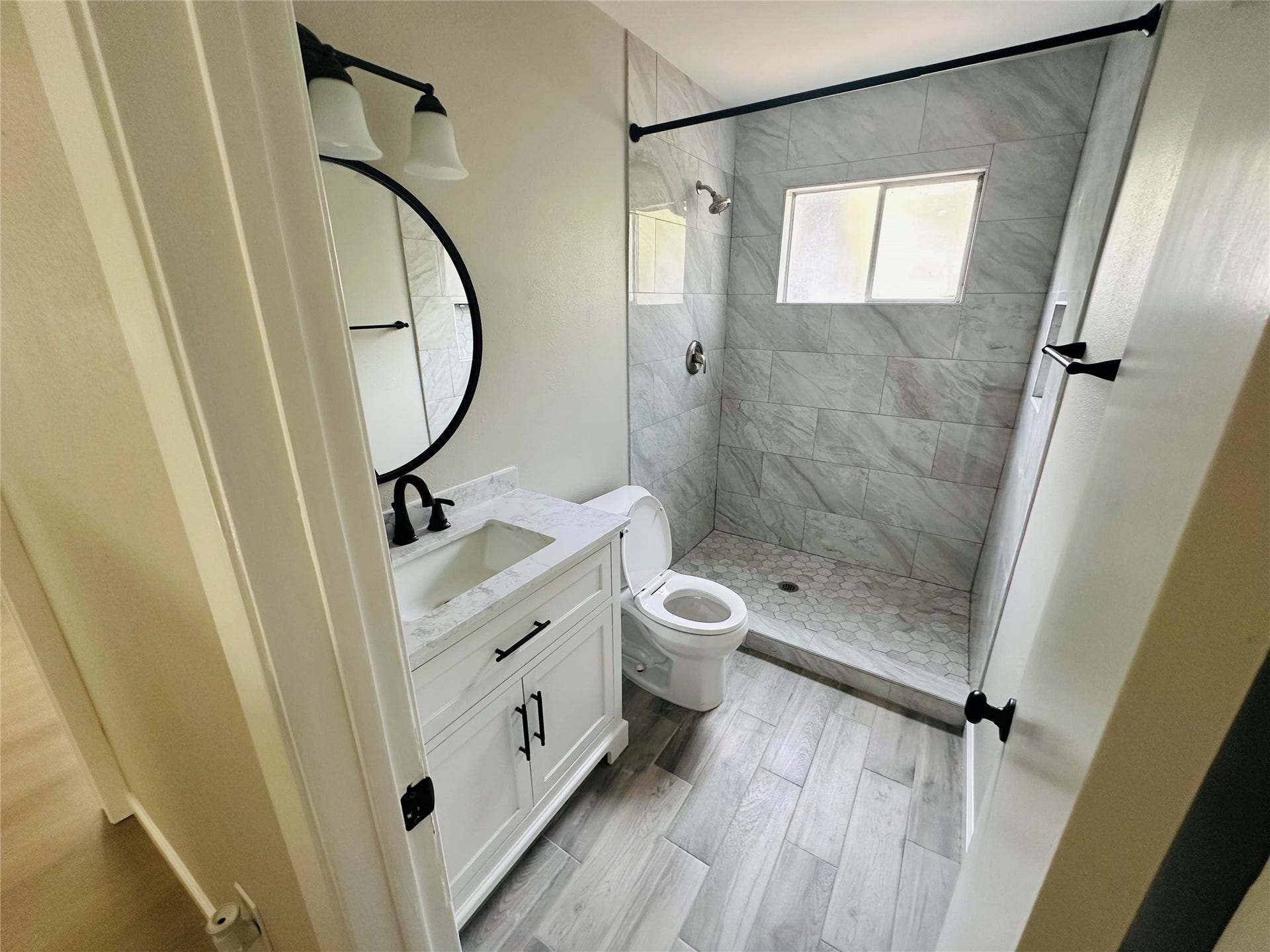 44 Yewleaf Road, The Woodlands, TX 77381 44 Yewleaf Road, The Woodlands, TX 77381