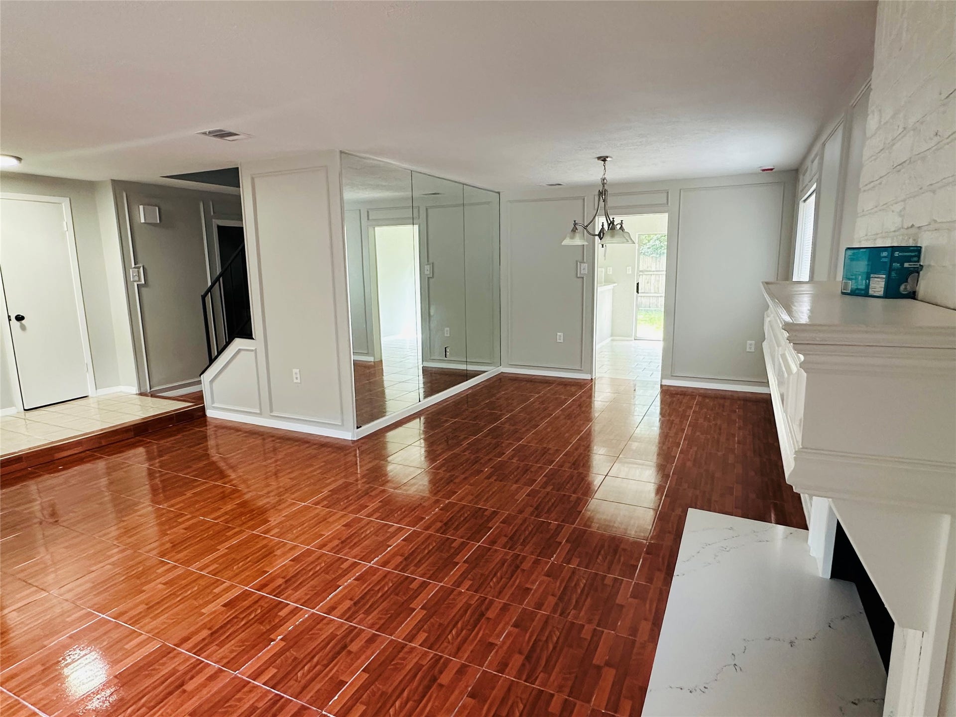 44 Yewleaf Road, The Woodlands, TX 77381 44 Yewleaf Road, The Woodlands, TX 77381