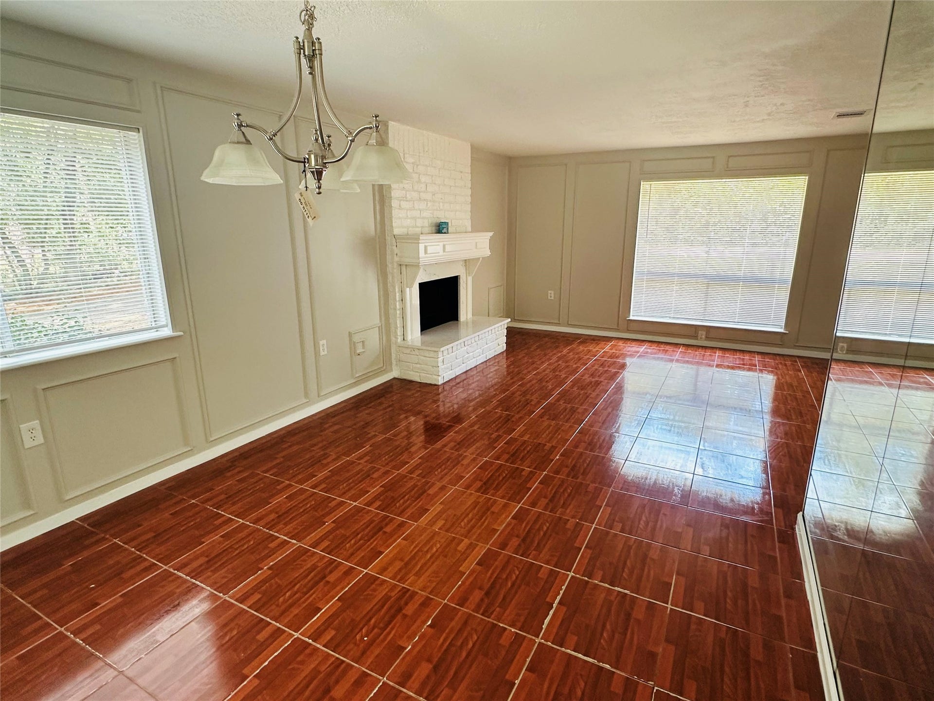 44 Yewleaf Road, The Woodlands, TX 77381 44 Yewleaf Road, The Woodlands, TX 77381