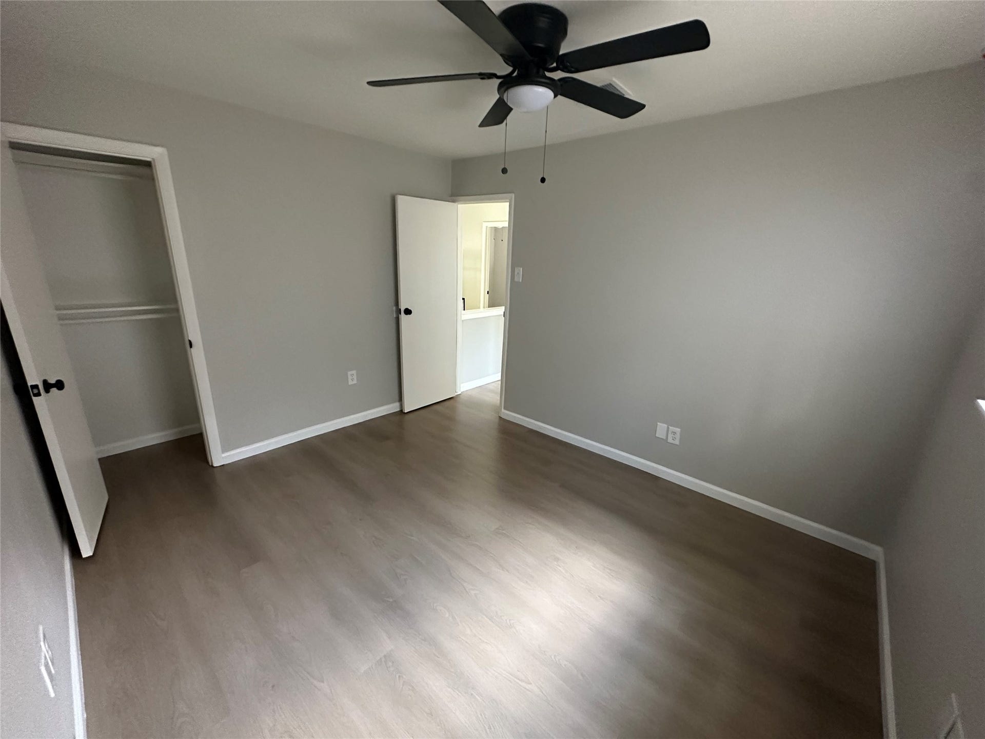 44 Yewleaf Road, The Woodlands, TX 77381 44 Yewleaf Road, The Woodlands, TX 77381