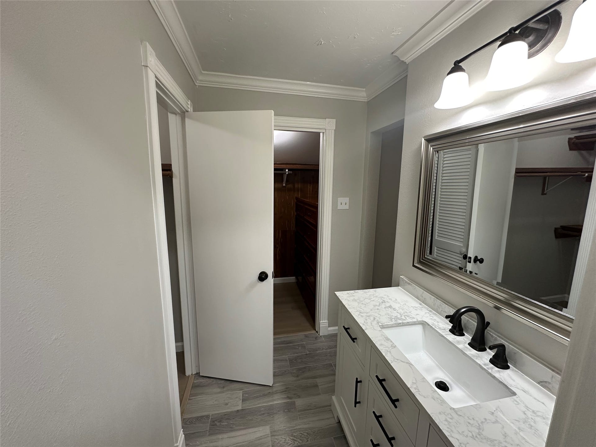 44 Yewleaf Road, The Woodlands, TX 77381 44 Yewleaf Road, The Woodlands, TX 77381