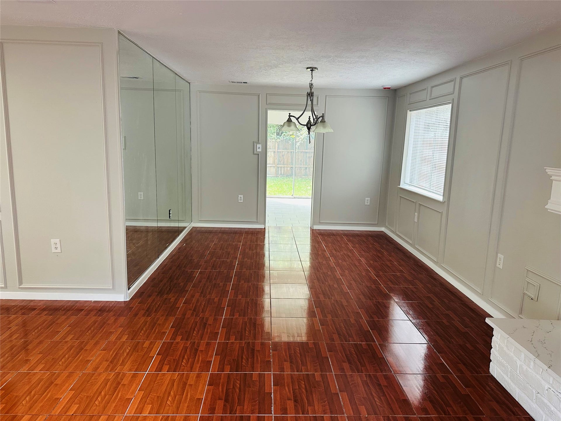 44 Yewleaf Road, The Woodlands, TX 77381 44 Yewleaf Road, The Woodlands, TX 77381