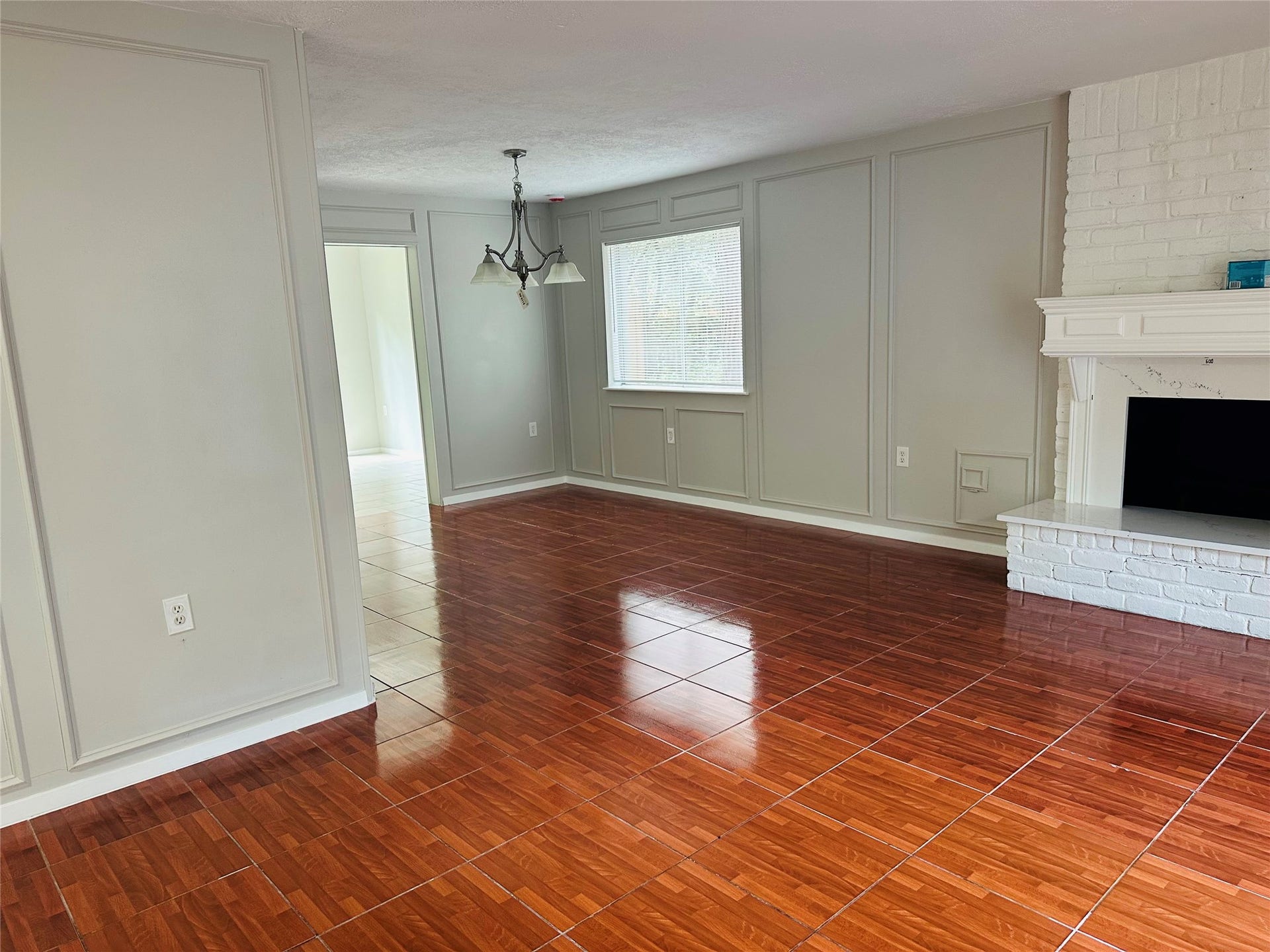 44 Yewleaf Road, The Woodlands, TX 77381 44 Yewleaf Road, The Woodlands, TX 77381