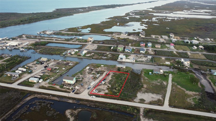 Property photo for 1916 Bosarge Street, Crystal Beach, TX