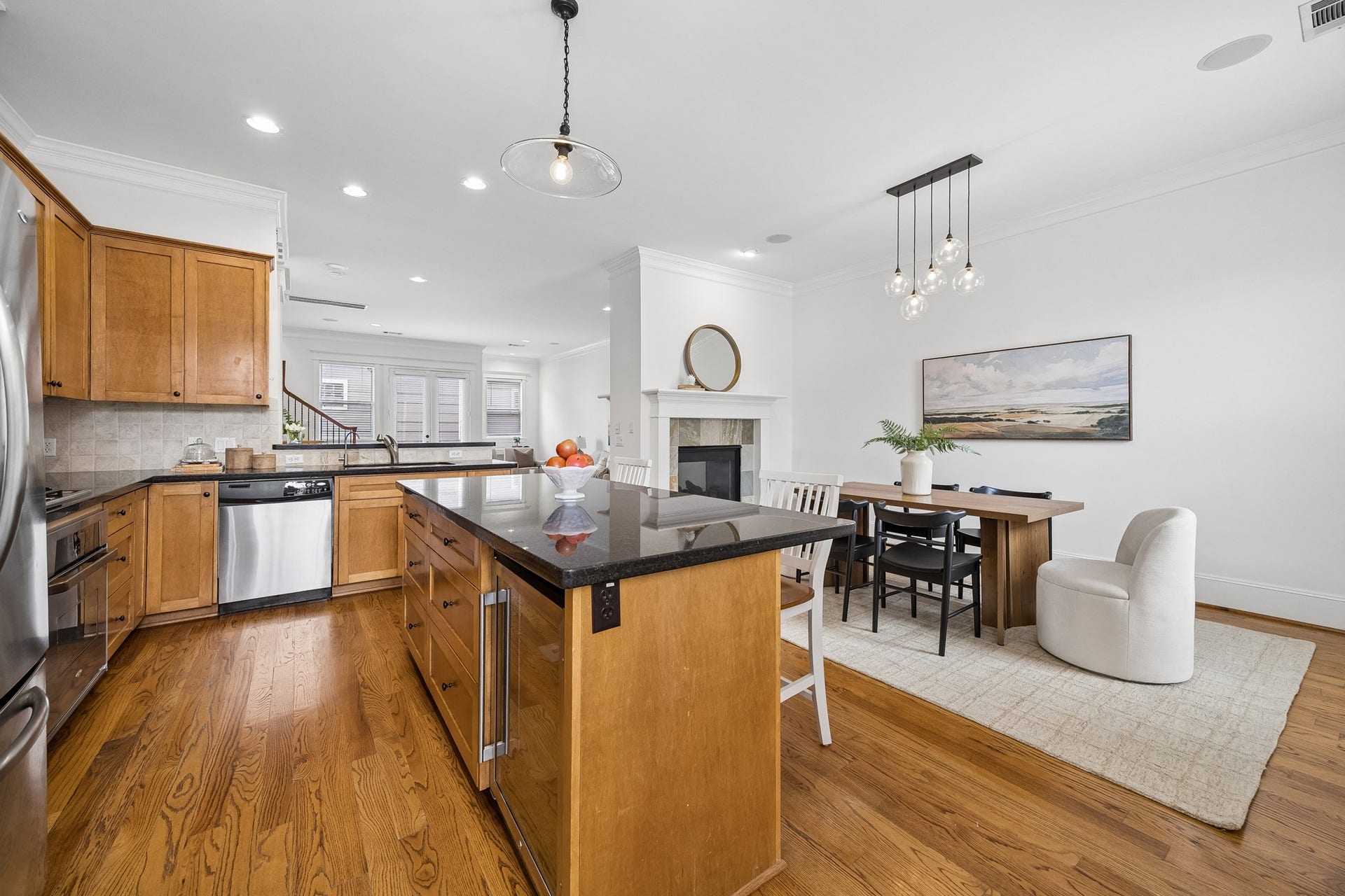 916 Lawrence Street, #A, Houston, TX 77008 916 Lawrence Street, #A, Houston, TX 77008
