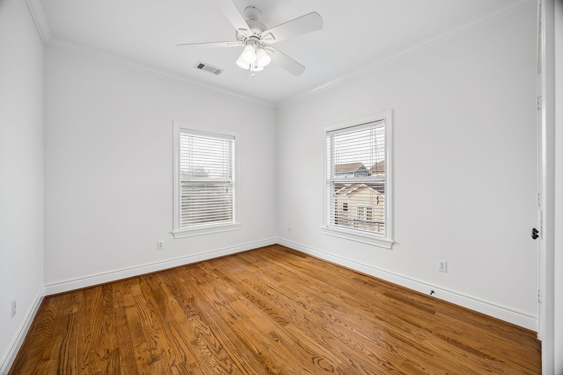 916 Lawrence Street, #A, Houston, TX 77008 Loads of light fill all the rooms. 3 total bedrooms upstairs.