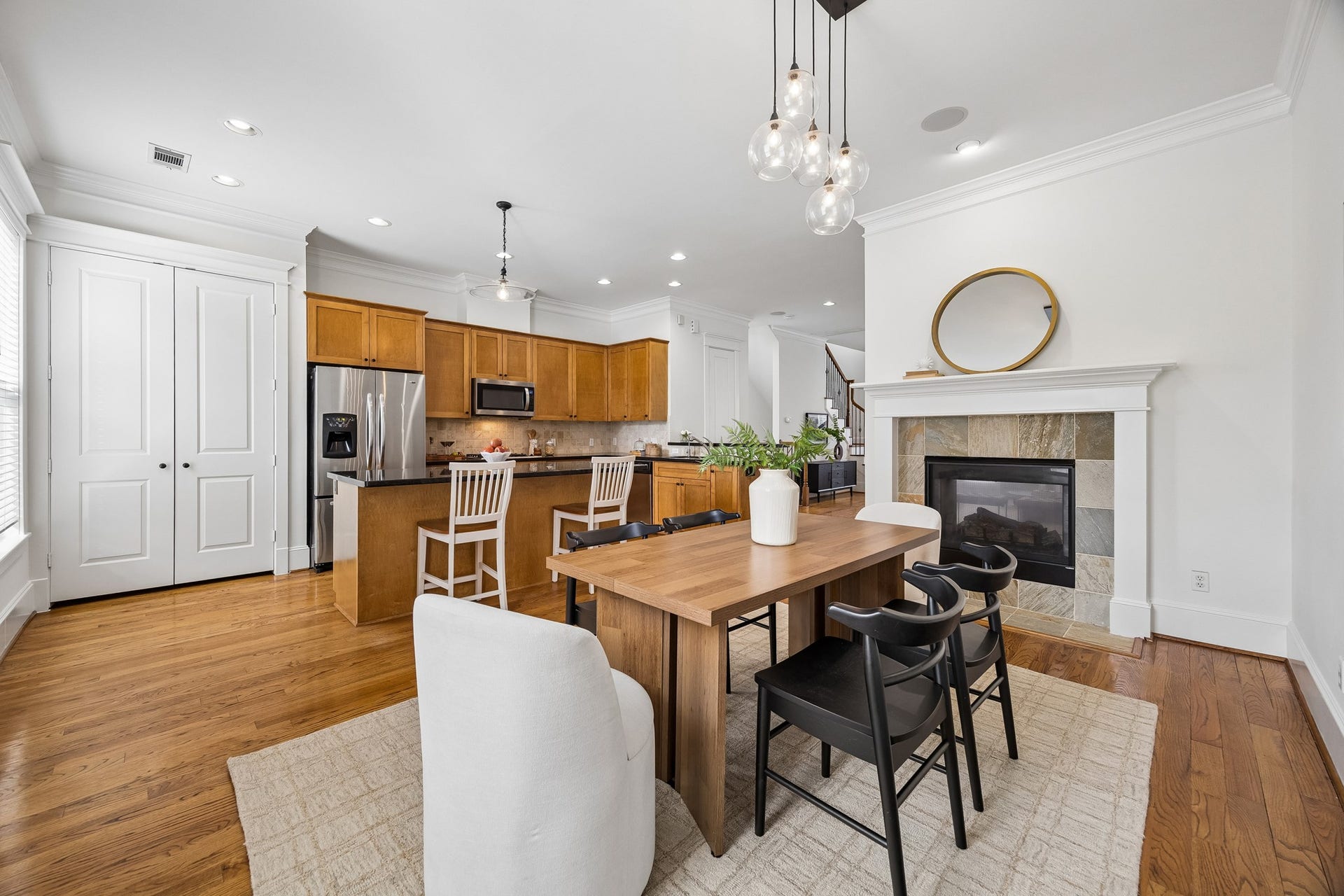 916 Lawrence Street, #A, Houston, TX 77008 916 Lawrence Street, #A, Houston, TX 77008