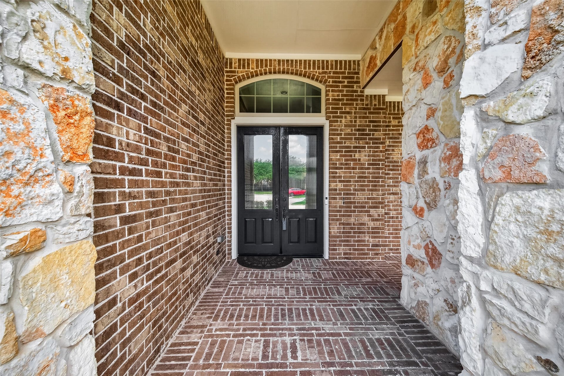 17811 Riata Prairie Lane, Cypress, TX 77433 Covered Entry