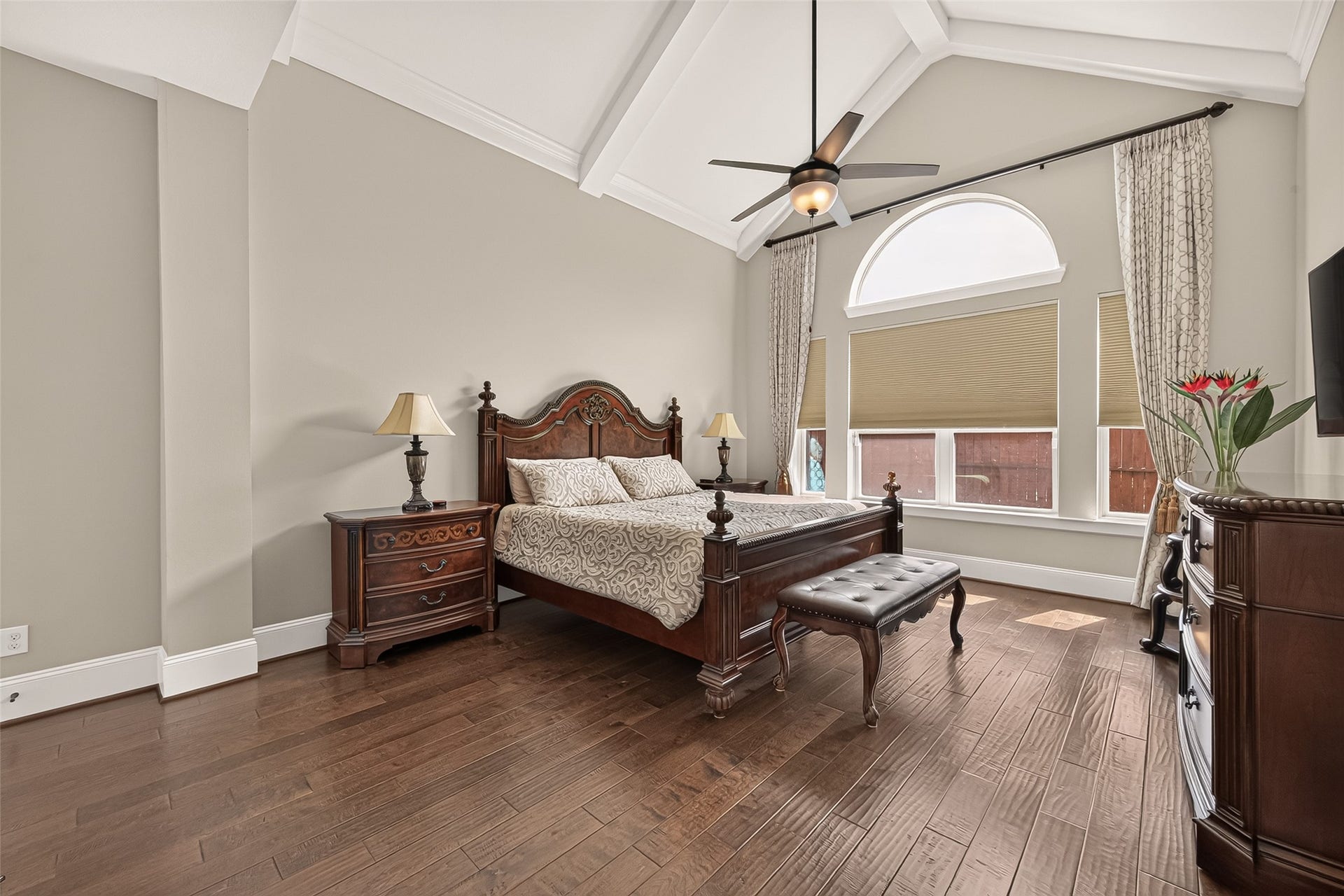 17811 Riata Prairie Lane, Cypress, TX 77433 Primary Bedroom with oversized, vaulted ceilings