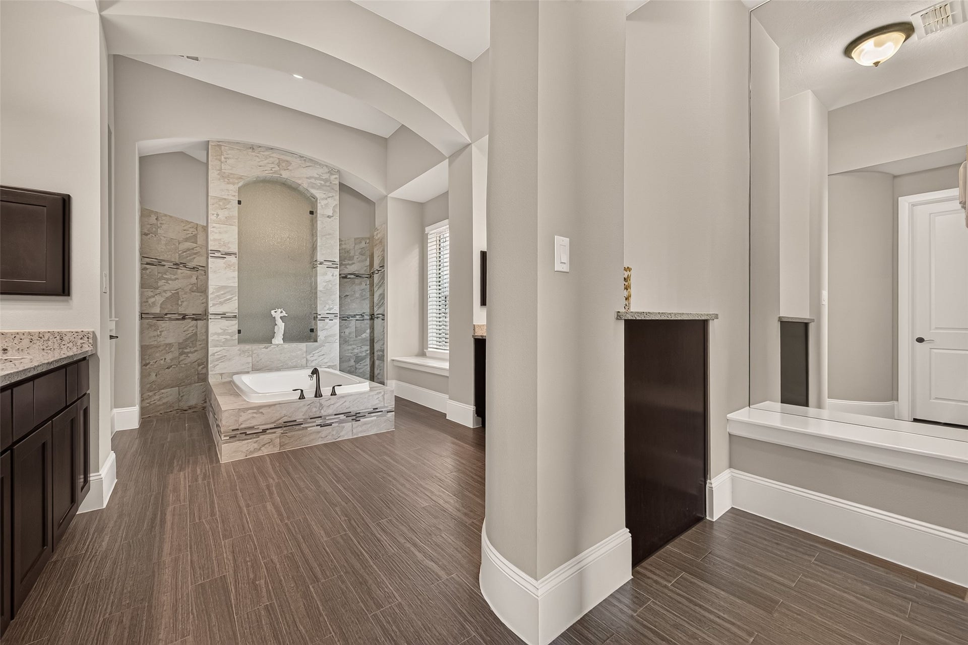 17811 Riata Prairie Lane, Cypress, TX 77433 Grand Primary Bath with Large Soaking Tub and Walk In Texas Sized Shower