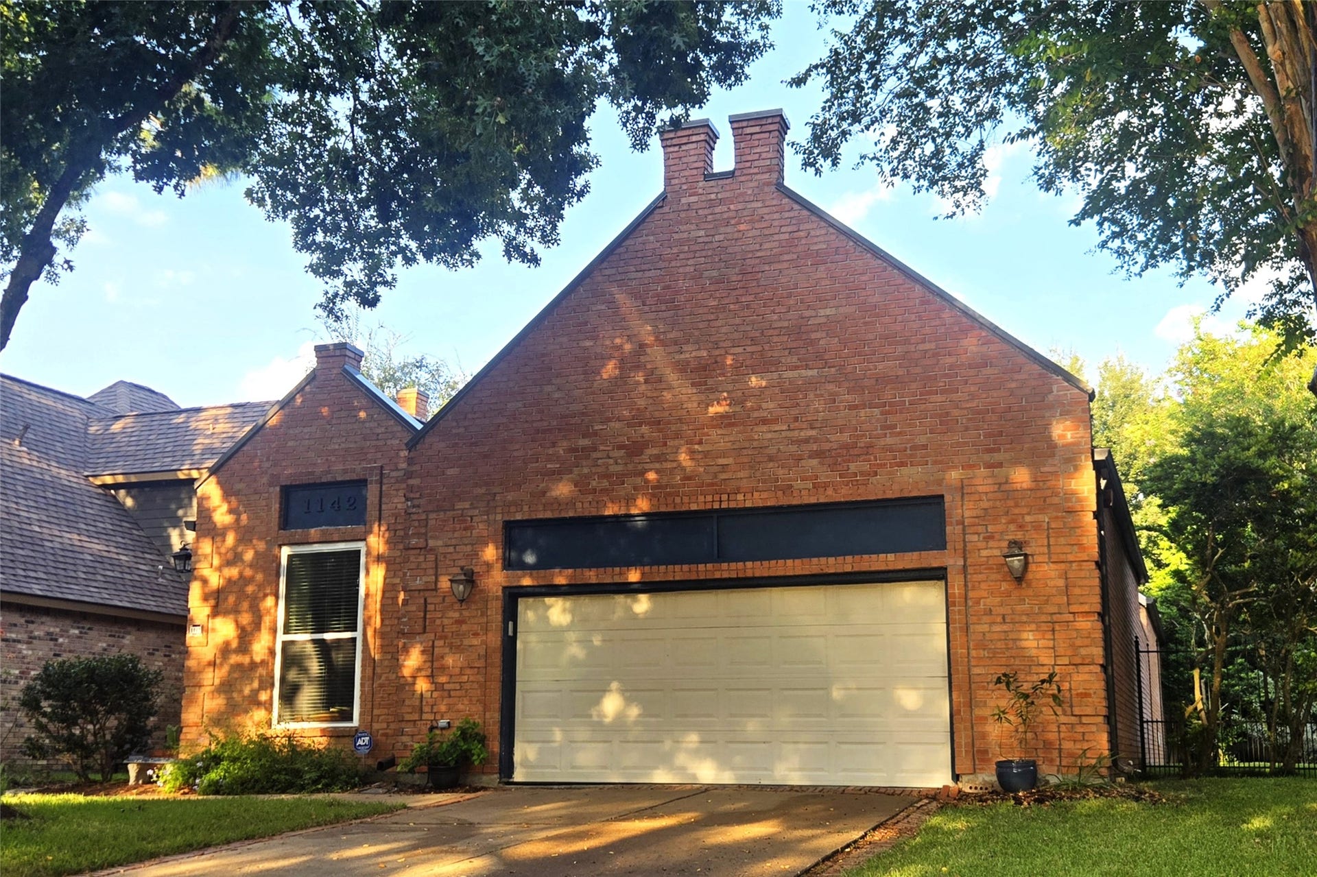 1142 Misty Lake Drive, Sugar Land, TX 77498 1142 Misty Lake Drive, Sugar Land, TX 77498