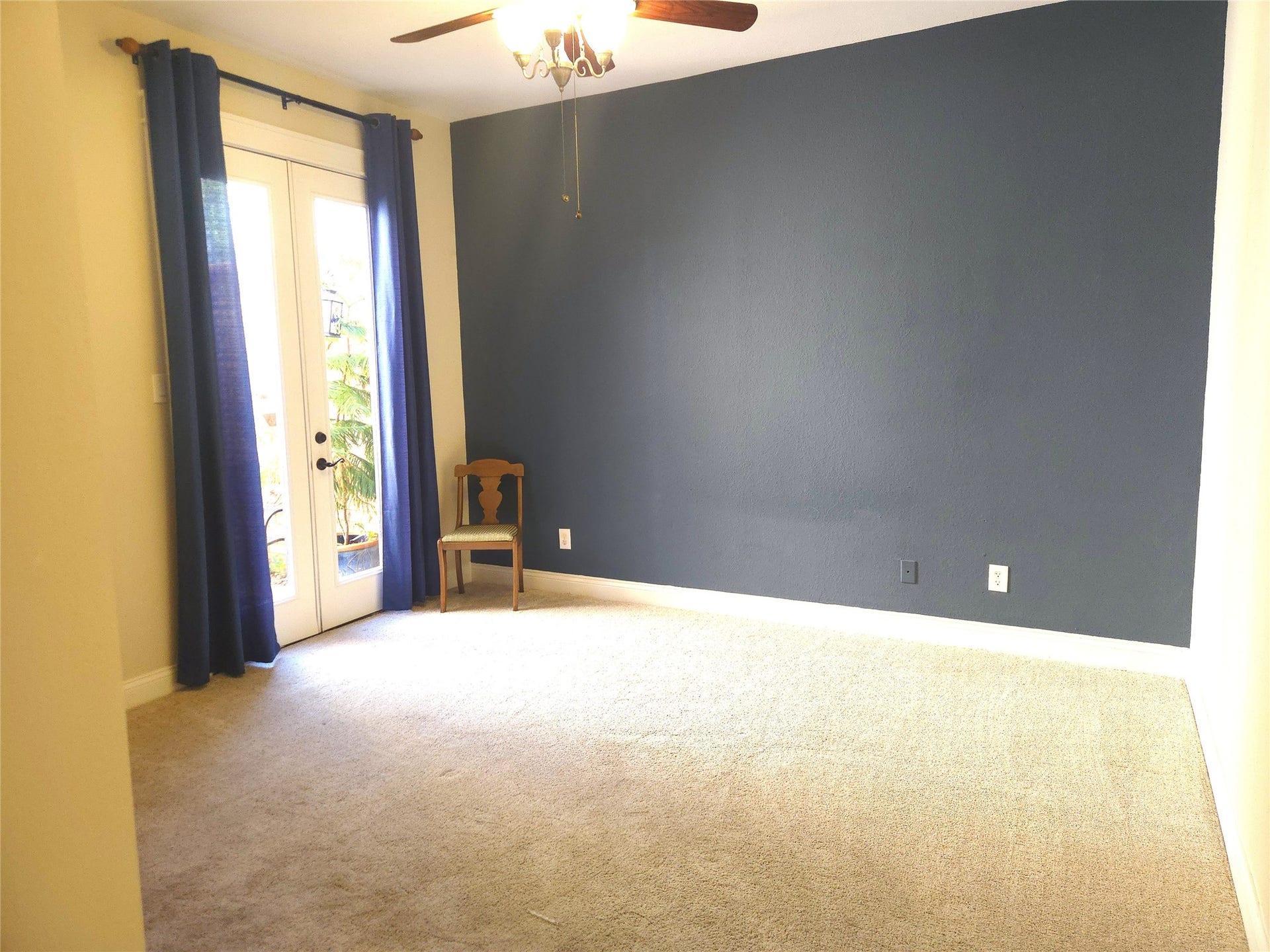 1142 Misty Lake Drive, Sugar Land, TX 77498 third bedroom with door to patio