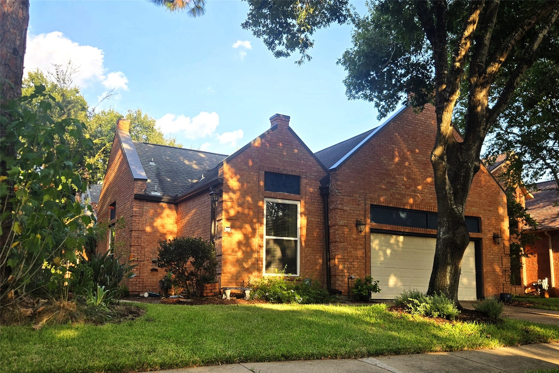 1142 Misty Lake Drive, Sugar Land, TX 77498 1142 Misty Lake Drive, Sugar Land, TX 77498