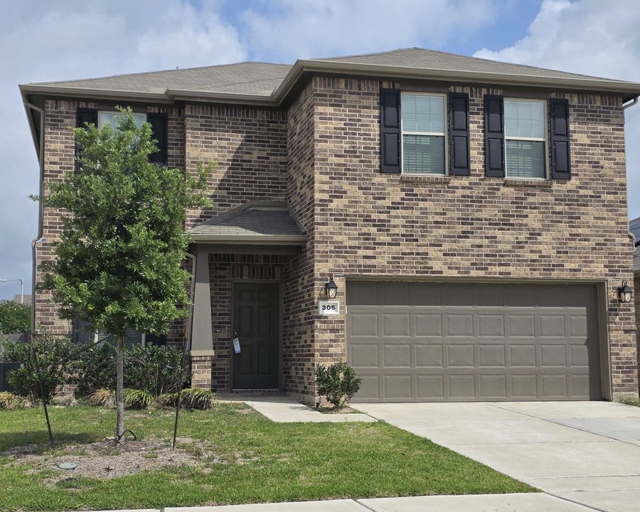 Property photo for 305 Lippizan Drive, Alvin, TX