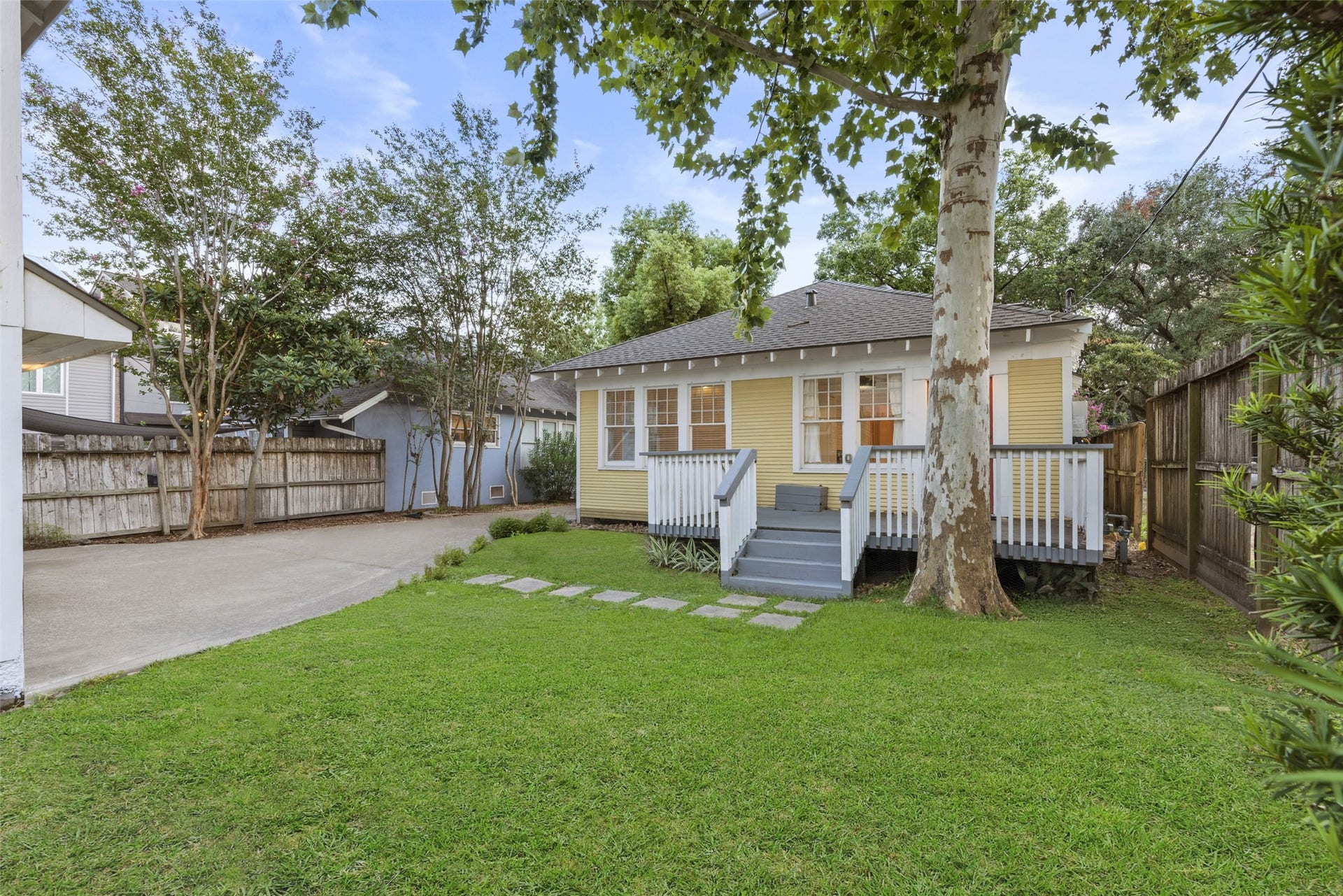 1412 Kipling Street, Houston, TX 77006 1412 Kipling Street, Houston, TX 77006