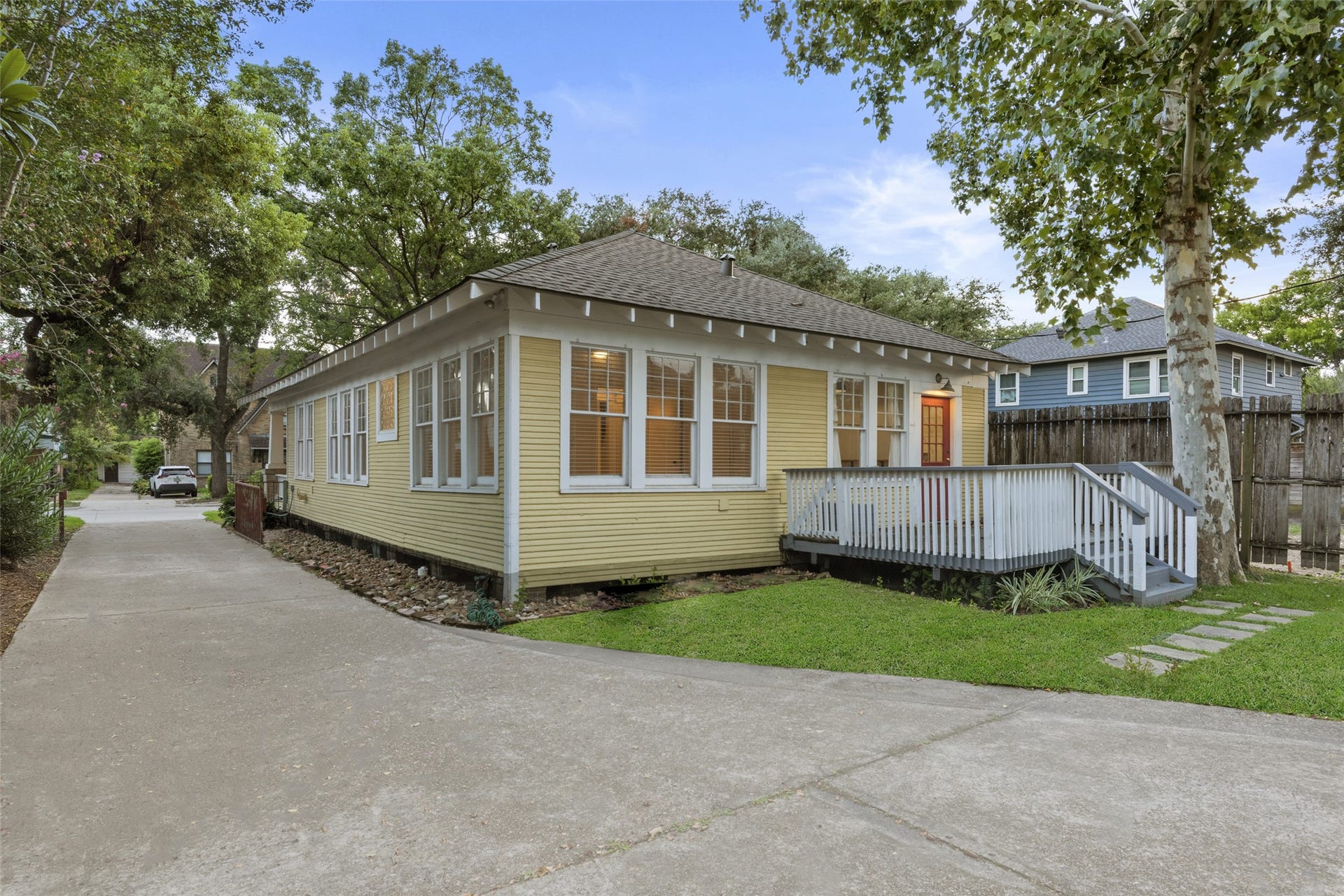 1412 Kipling Street, Houston, TX 77006 1412 Kipling Street, Houston, TX 77006