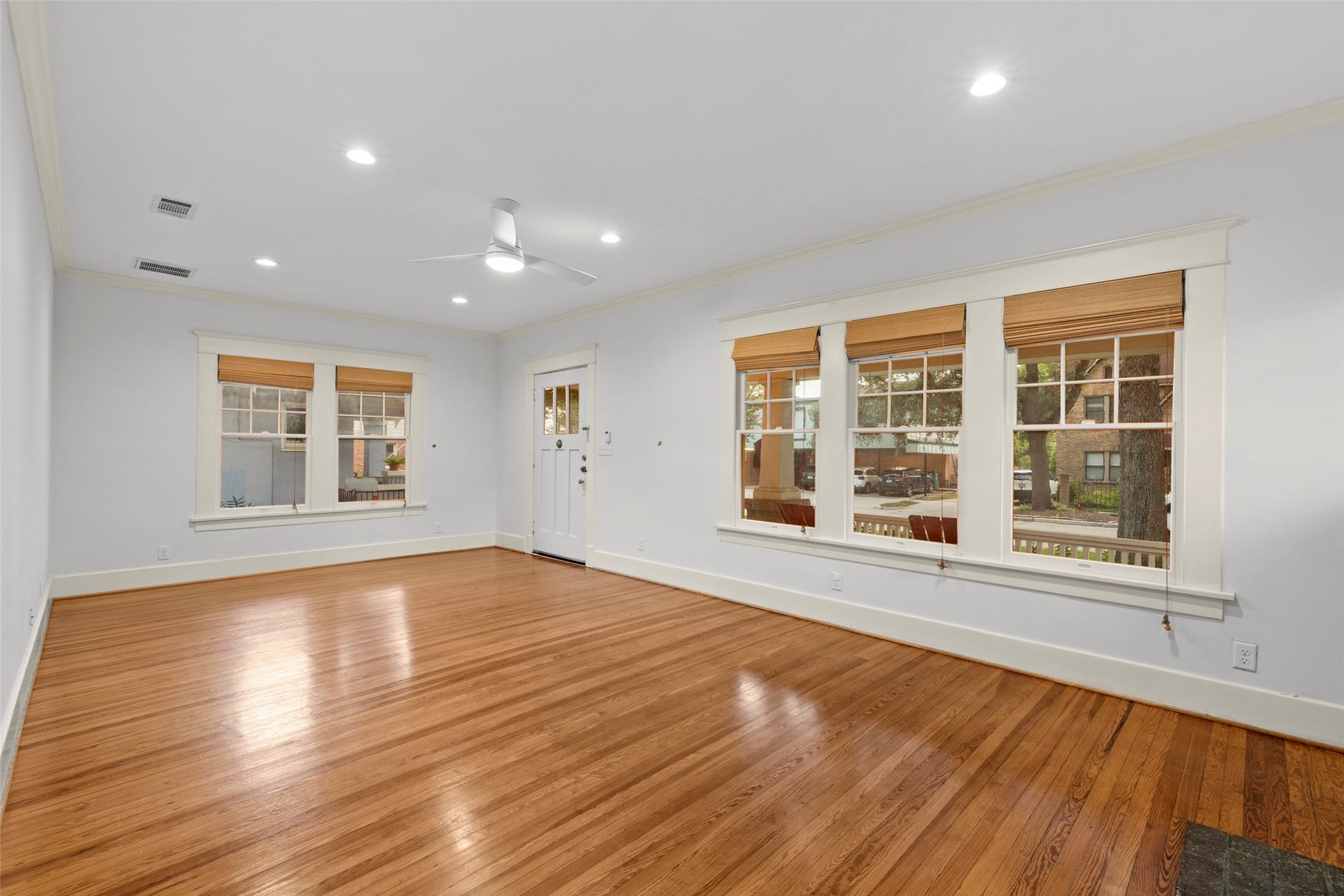 1412 Kipling Street, Houston, TX 77006 1412 Kipling Street, Houston, TX 77006