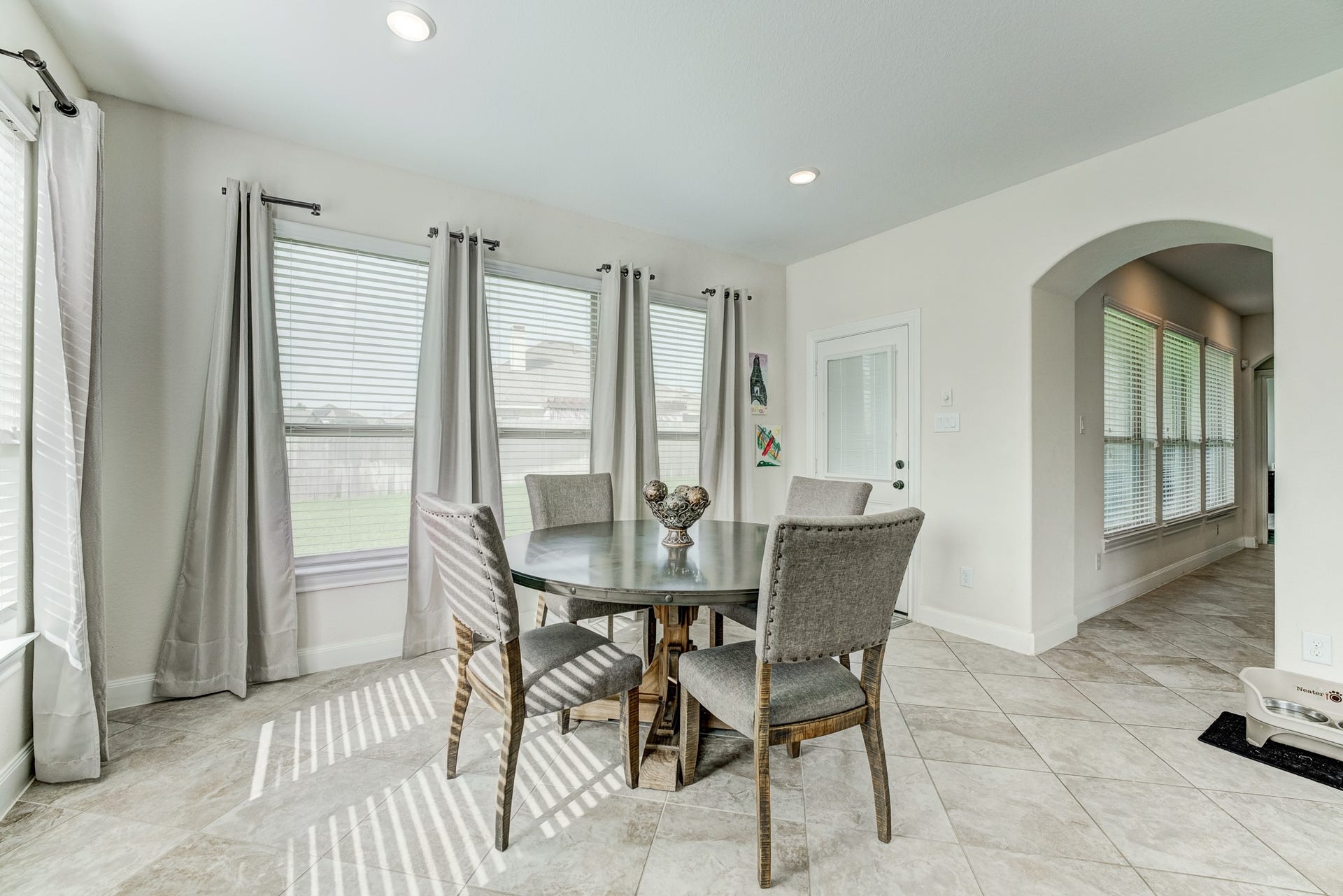 13502 Sorghum Drive, Rosharon, TX 77583 Spacious dining room