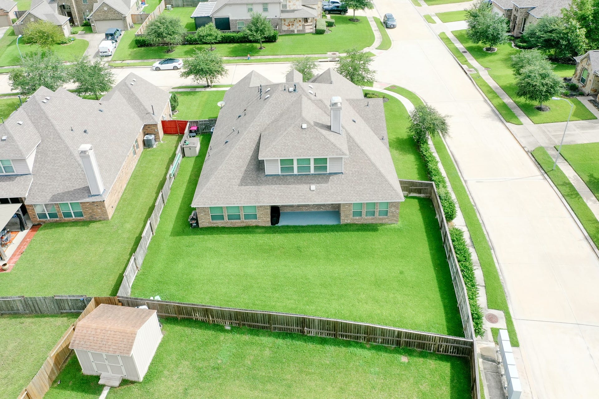 13502 Sorghum Drive, Rosharon, TX 77583 Aerial view of the oversized corner lot