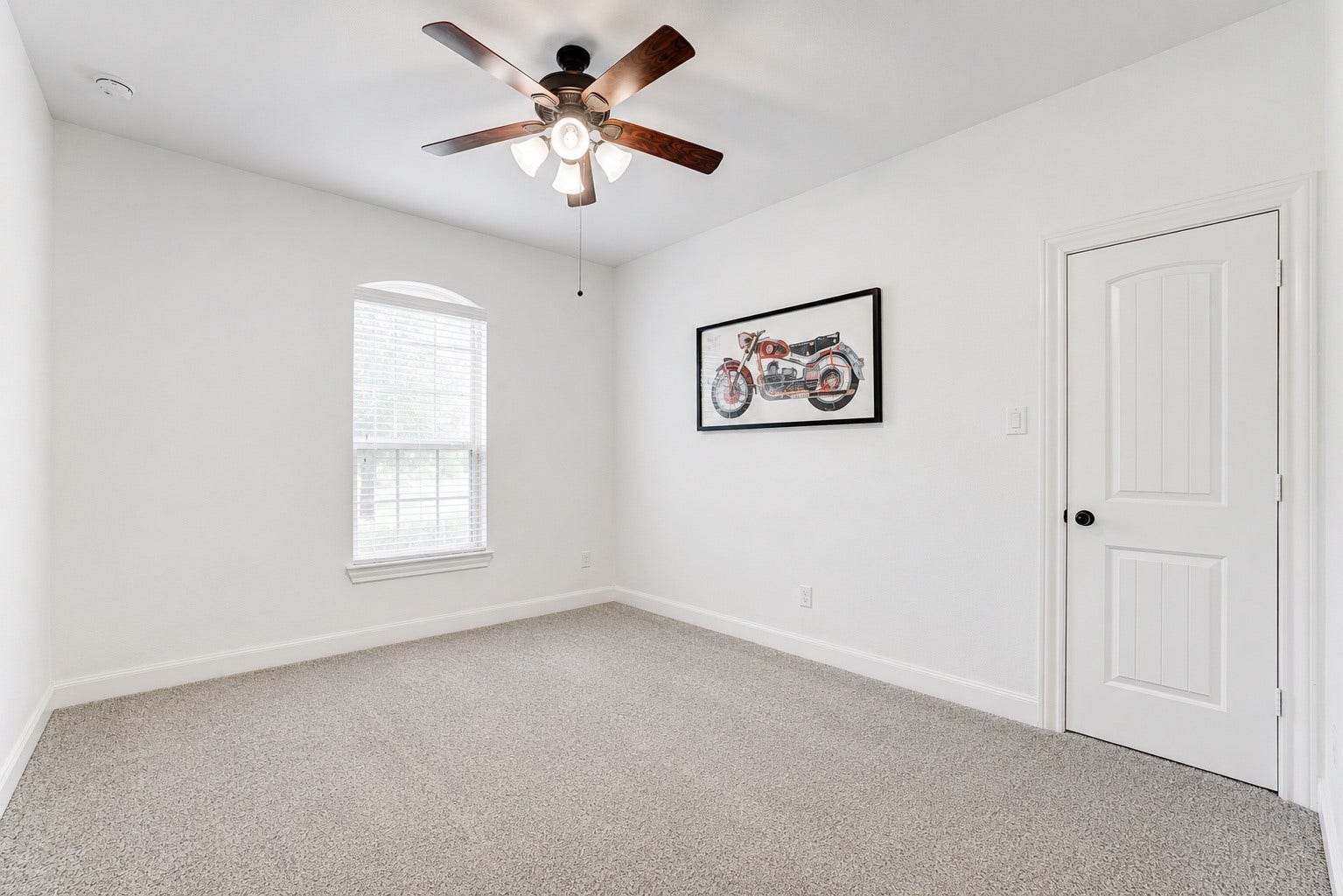 13502 Sorghum Drive, Rosharon, TX 77583 Secondary bedroom with en-suite bath