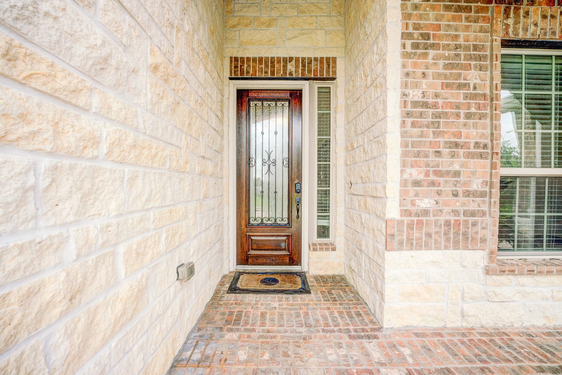 13502 Sorghum Drive, Rosharon, TX 77583 Covered front entrance