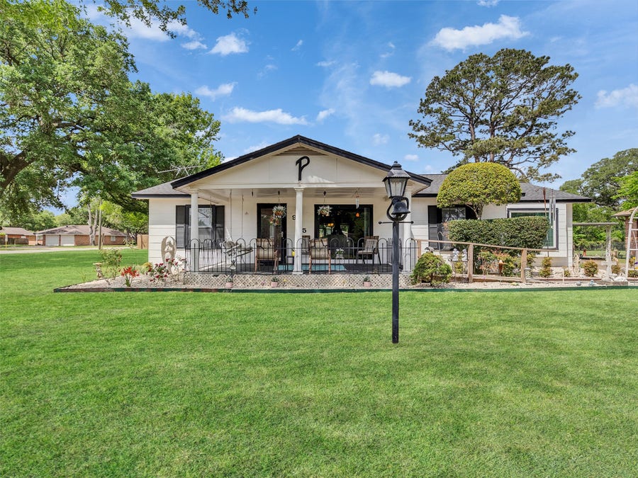 Property photo for 905 Bartlett Road, Katy, TX