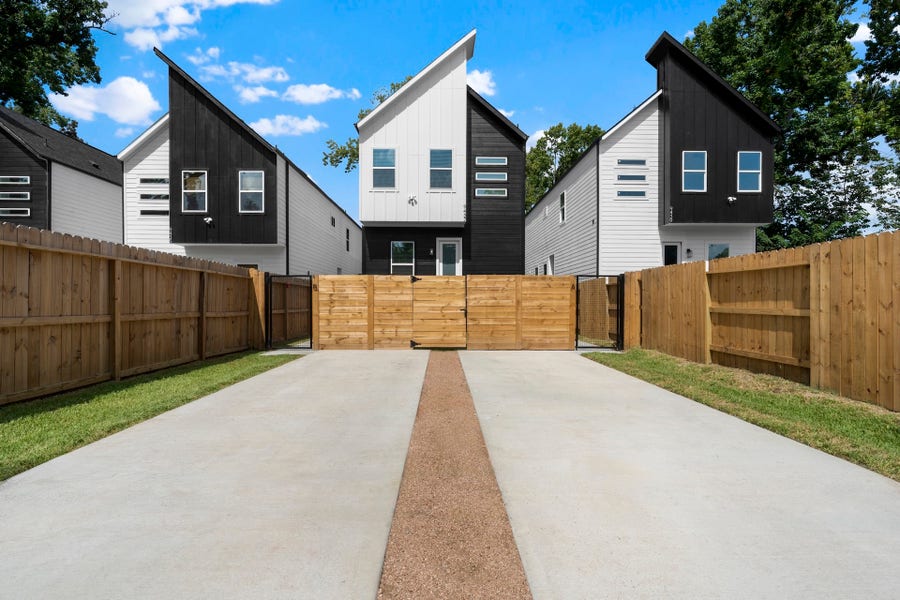 Property photo for 9437 Pembrook Street, #A, Houston, TX