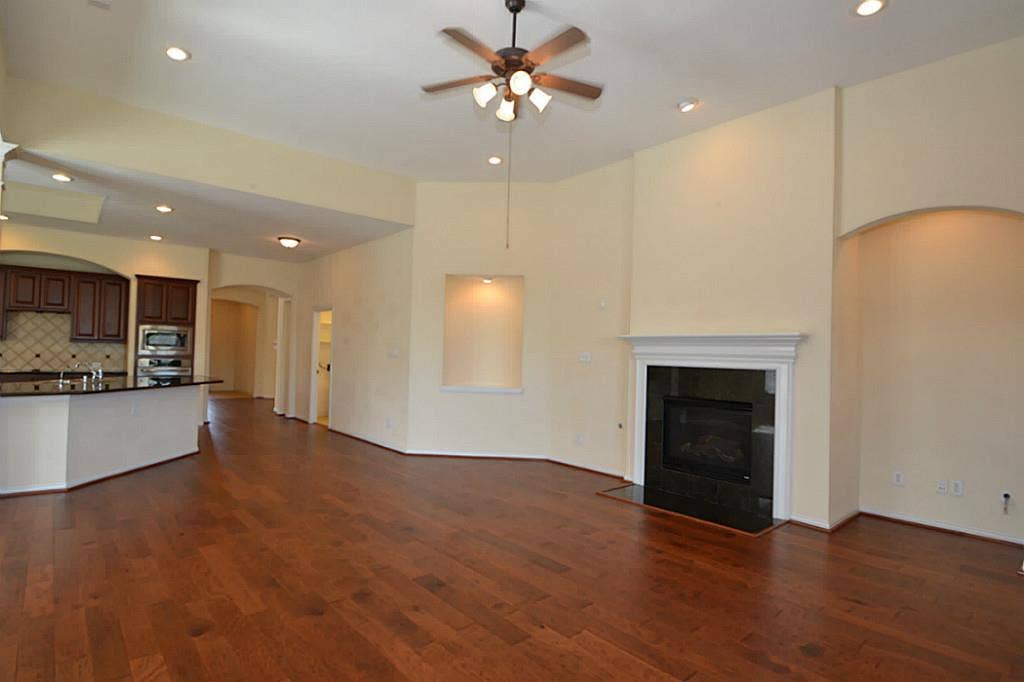 6606 Cadogan Court, Sugar Land, TX 77479 Impressive one story home with 3 uniquely designed bedrooms, 2 spacious baths, formal dining room, raised ceilings throughout gives the home a charming appeal, thoughtfully planned gourmet kitchen, inviting family room with a fireplace.