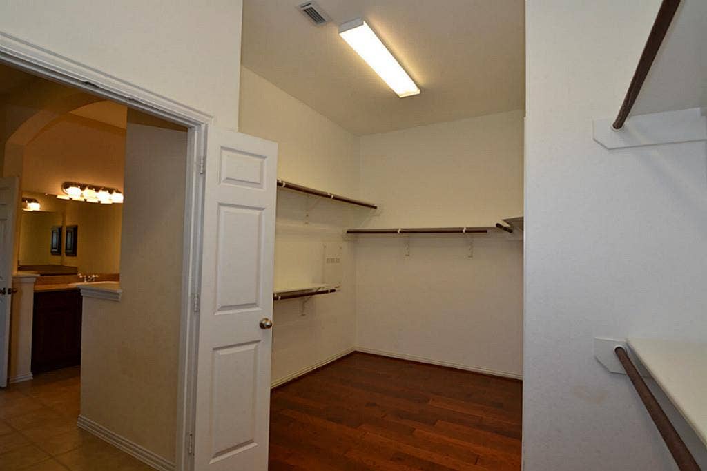 6606 Cadogan Court, Sugar Land, TX 77479 Primary Over size closet .