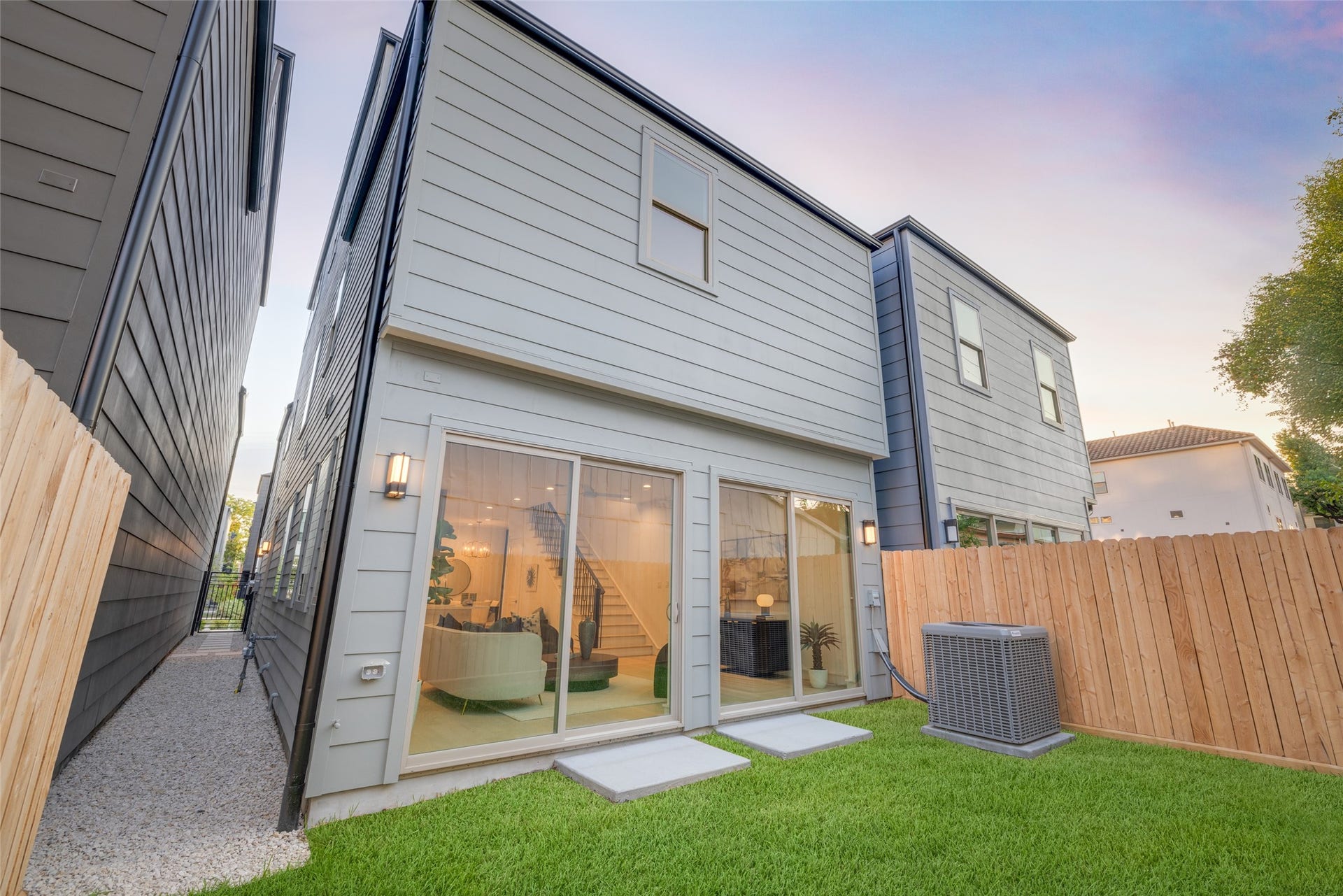 1010 E 26TH Street, Houston, TX 77009 * ASK ABOUT CUSTOMIZATION OPTIONS DURING CONSTRUCTION ONLY
* MAZZARINO MODEL HOME
* PHOTOS MAY SHOW A SIMILAR FLOOR PLAN AND/OR UPGRADED/ALTERNATIVE FINISHES
* Please use these photos as a guide
* THIS IS AN ACTIVE CONSTRUCTION SITE, BUYERS MUST REQUEST APPOINTMENT TO BE ON PREMISES AT ALL TIMES.