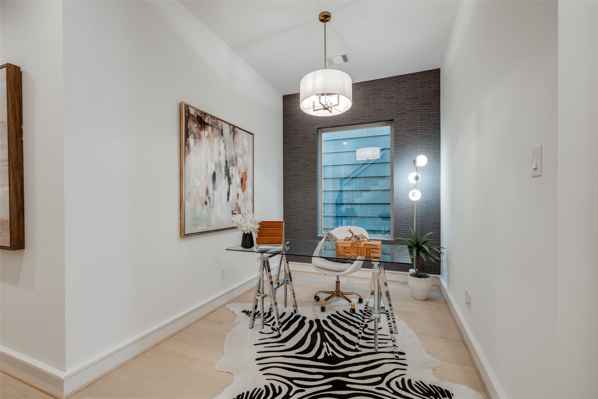 1010 E 26TH Street, Houston, TX 77009 * ASK ABOUT CUSTOMIZATION OPTIONS DURING CONSTRUCTION ONLY
* MAZZARINO MODEL HOME
* PHOTOS MAY SHOW A SIMILAR FLOOR PLAN AND/OR UPGRADED/ALTERNATIVE FINISHES
* Please use these photos as a guide
* THIS IS AN ACTIVE CONSTRUCTION SITE, BUYERS MUST REQUEST APPOINTMENT TO BE ON PREMISES AT ALL TIMES.