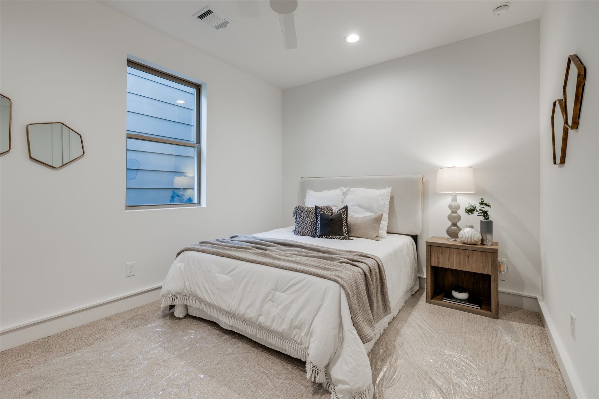 1010 E 26TH Street, Houston, TX 77009 * ASK ABOUT CUSTOMIZATION OPTIONS DURING CONSTRUCTION ONLY
* MAZZARINO MODEL HOME
* PHOTOS MAY SHOW A SIMILAR FLOOR PLAN AND/OR UPGRADED/ALTERNATIVE FINISHES
* Please use these photos as a guide
* THIS IS AN ACTIVE CONSTRUCTION SITE, BUYERS MUST REQUEST APPOINTMENT TO BE ON PREMISES AT ALL TIMES.