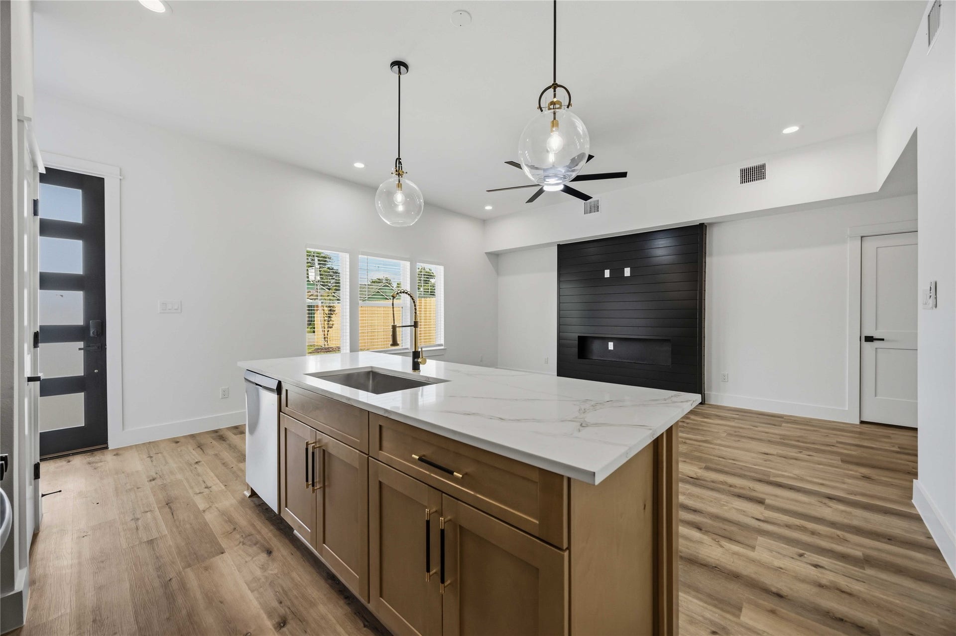 3211 Market Street, #A, Houston, TX 77020 3211 Market Street, #A, Houston, TX 77020