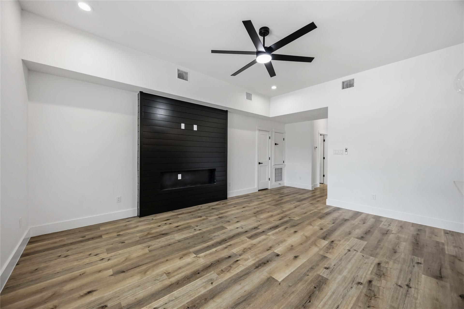 3211 Market Street, #A, Houston, TX 77020 3211 Market Street, #A, Houston, TX 77020