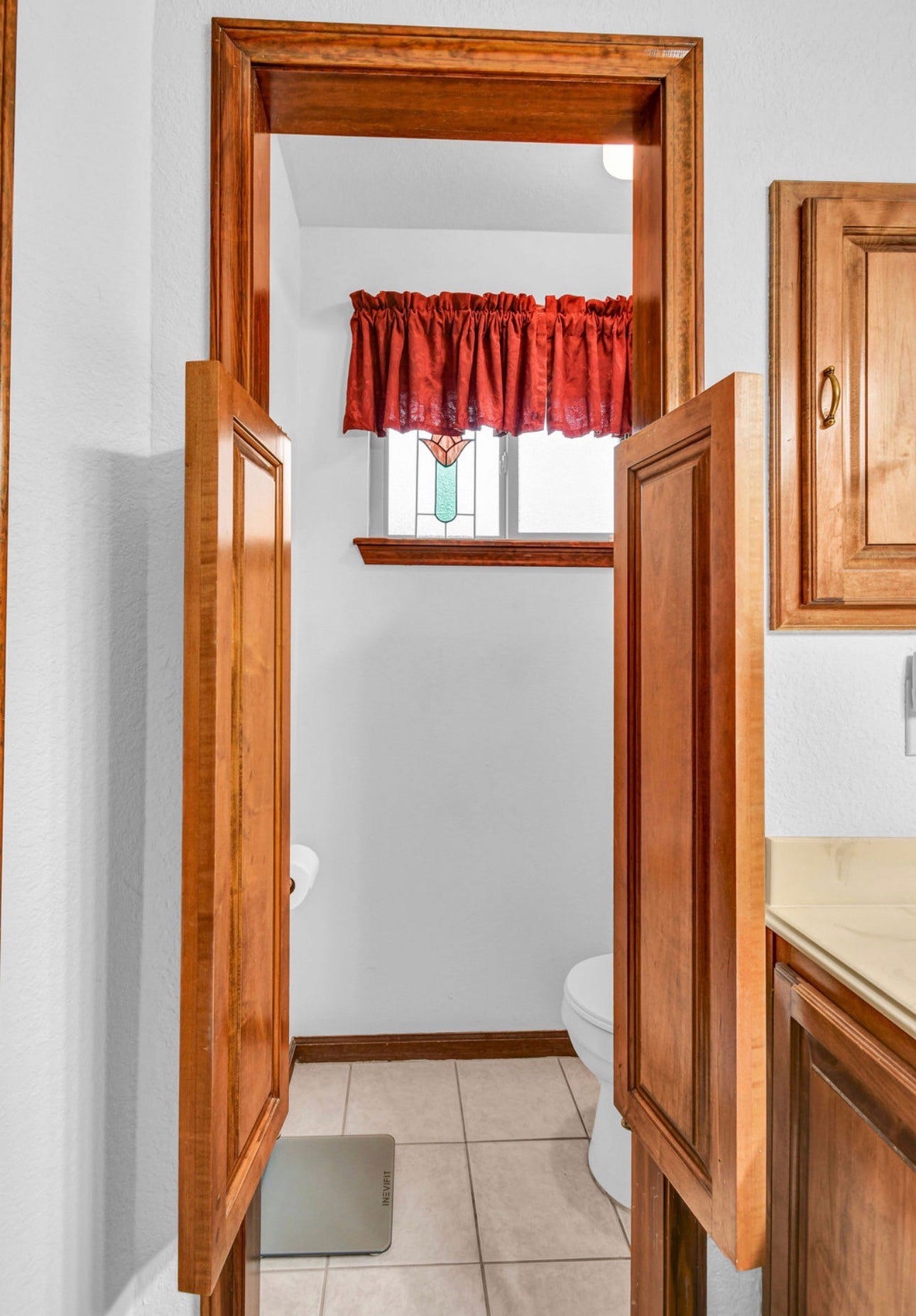 102 Raintree Lane, Lake Jackson, TX 77566
