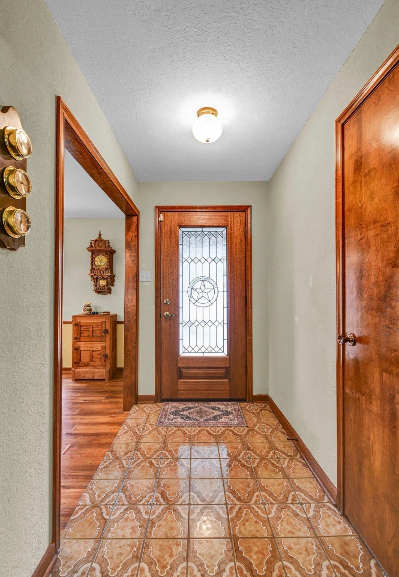 102 Raintree Lane, Lake Jackson, TX 77566