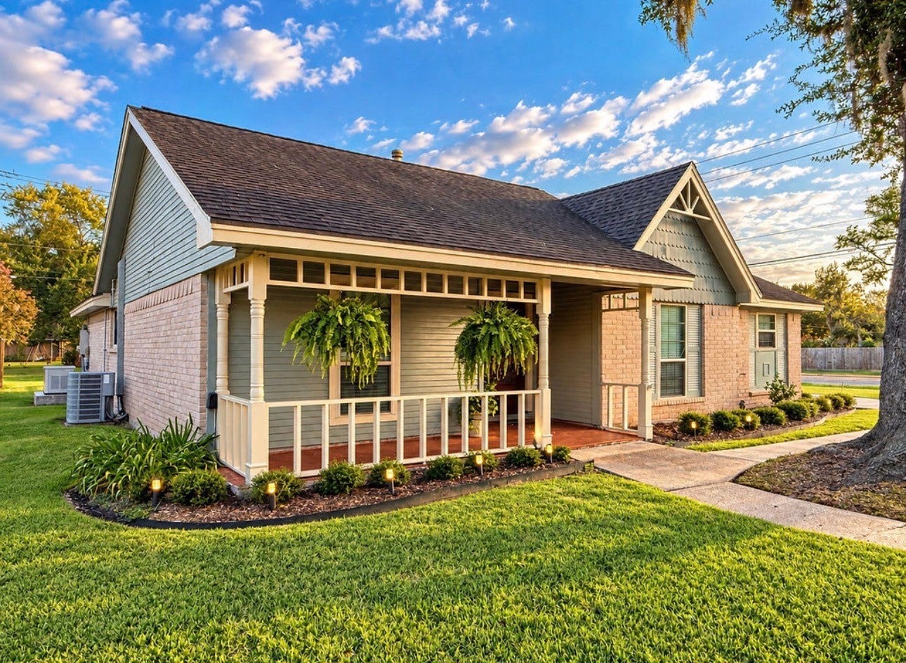 102 Raintree Lane, Lake Jackson, TX 77566