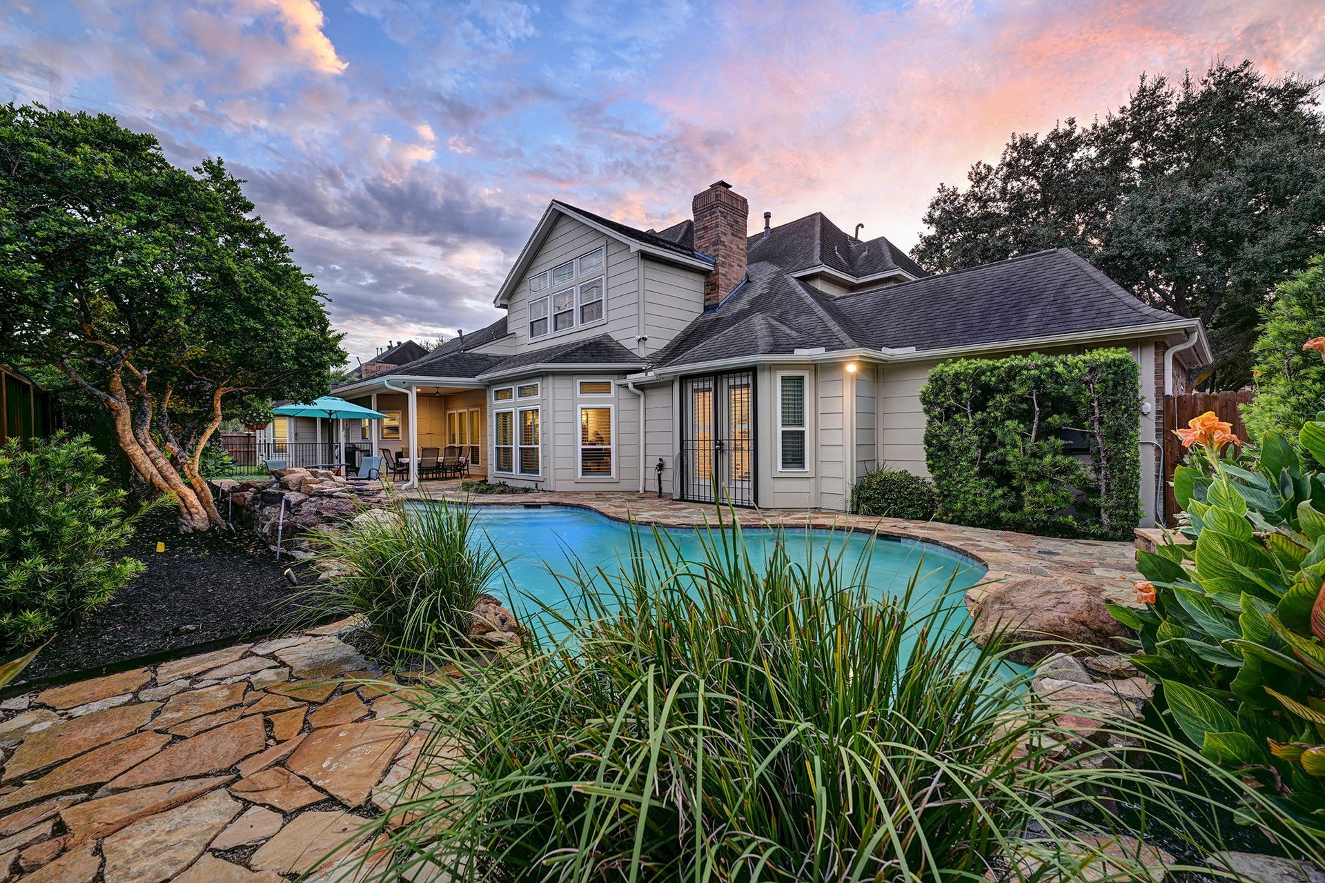 919 Bayou Parkway, Houston, TX 77077 919 Bayou Parkway, Houston, TX 77077