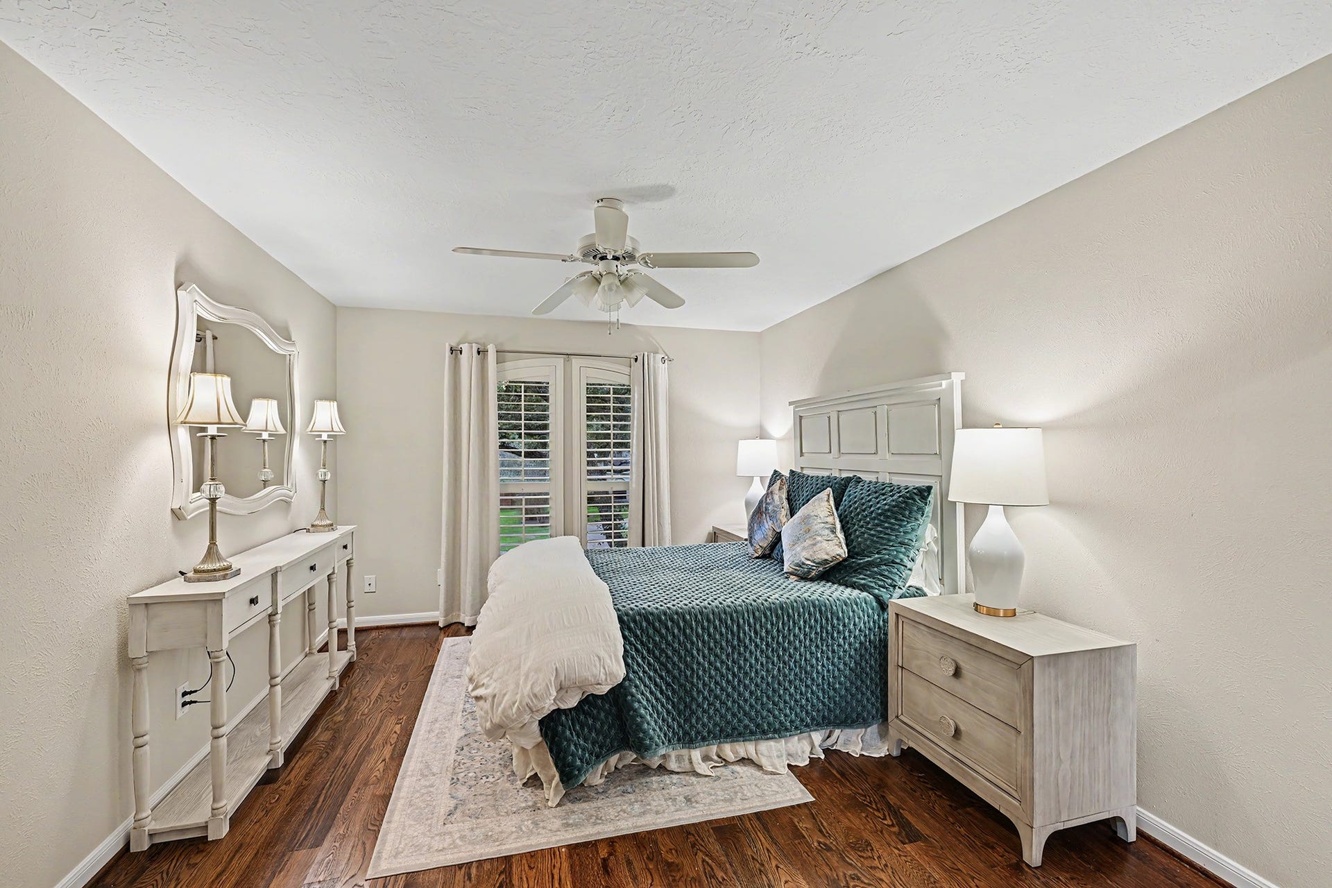 919 Bayou Parkway, Houston, TX 77077 919 Bayou Parkway, Houston, TX 77077