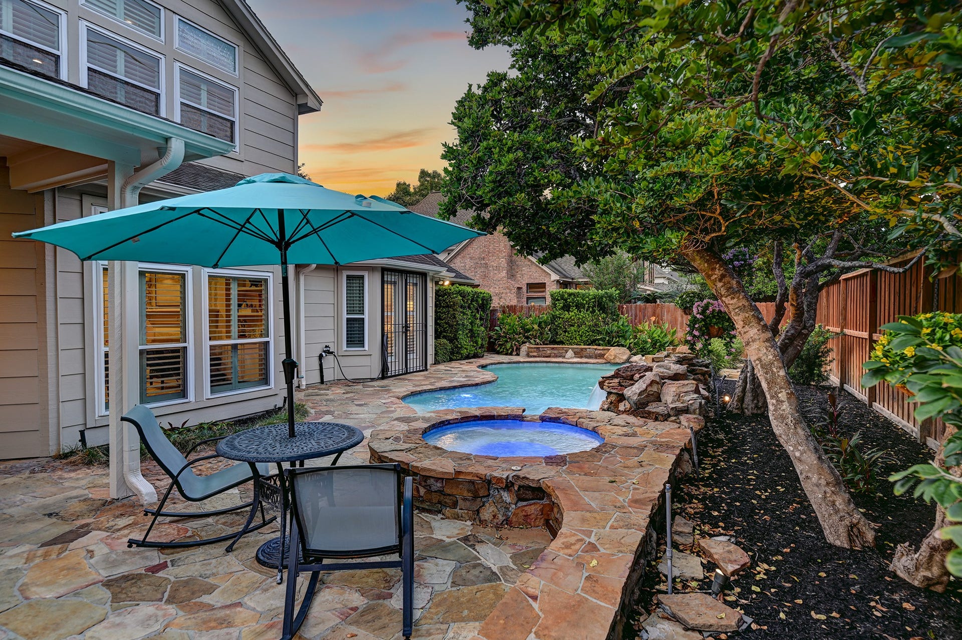 919 Bayou Parkway, Houston, TX 77077 919 Bayou Parkway, Houston, TX 77077